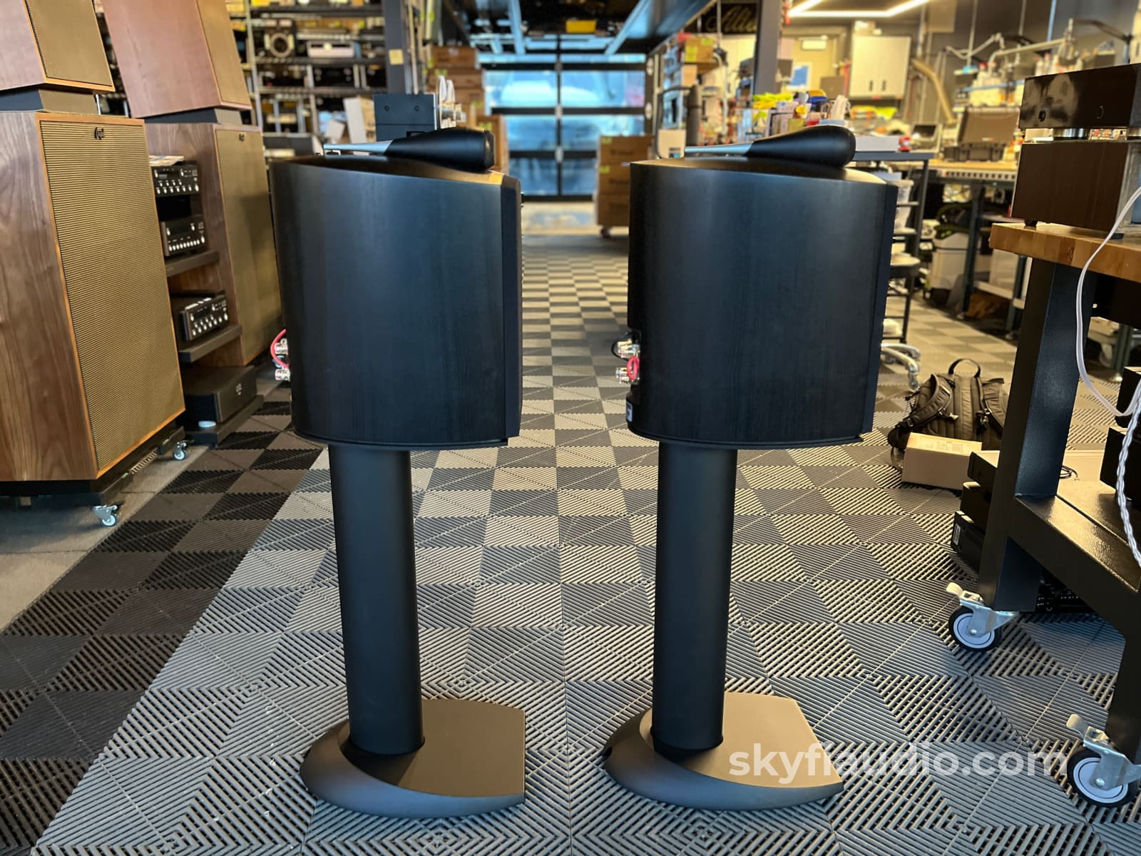 Bowers and Wilkins B&W Nautilus 805 Speakers W/ Stands Speakers