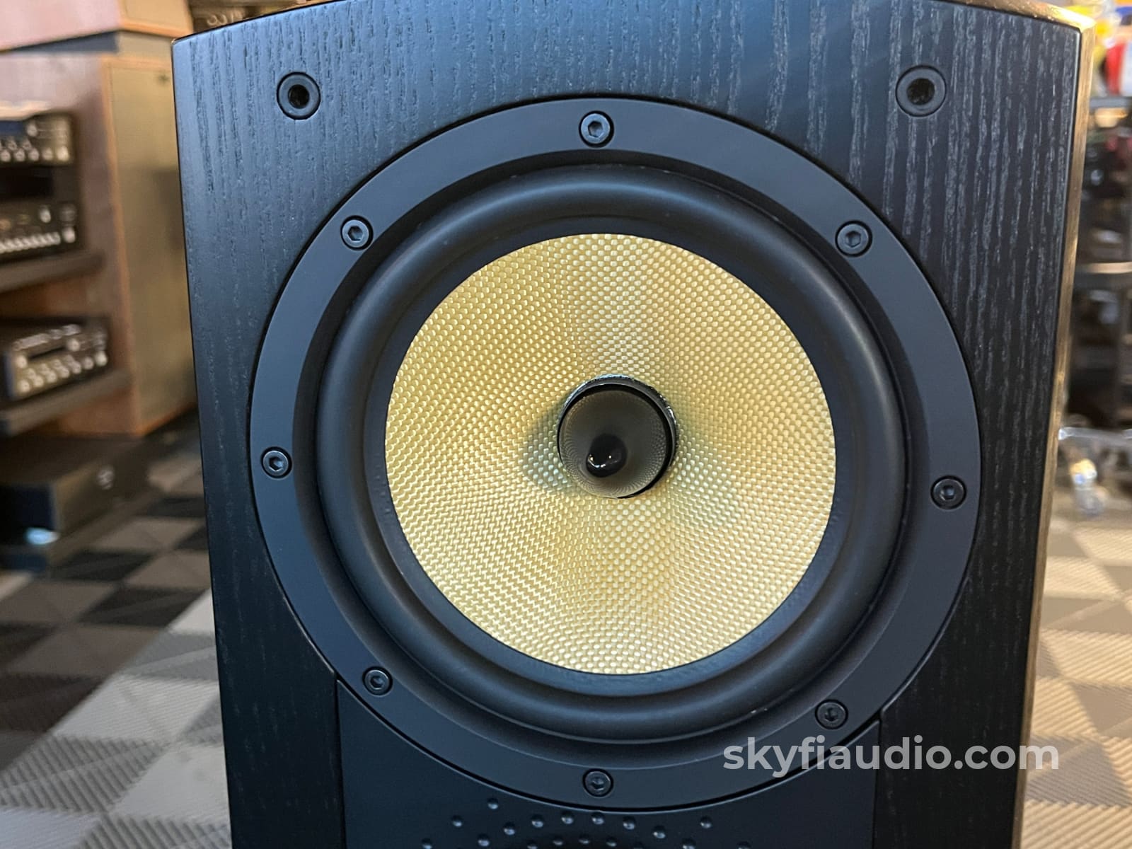 Bowers and Wilkins B&W Nautilus 805 Speakers W/ Stands Speakers