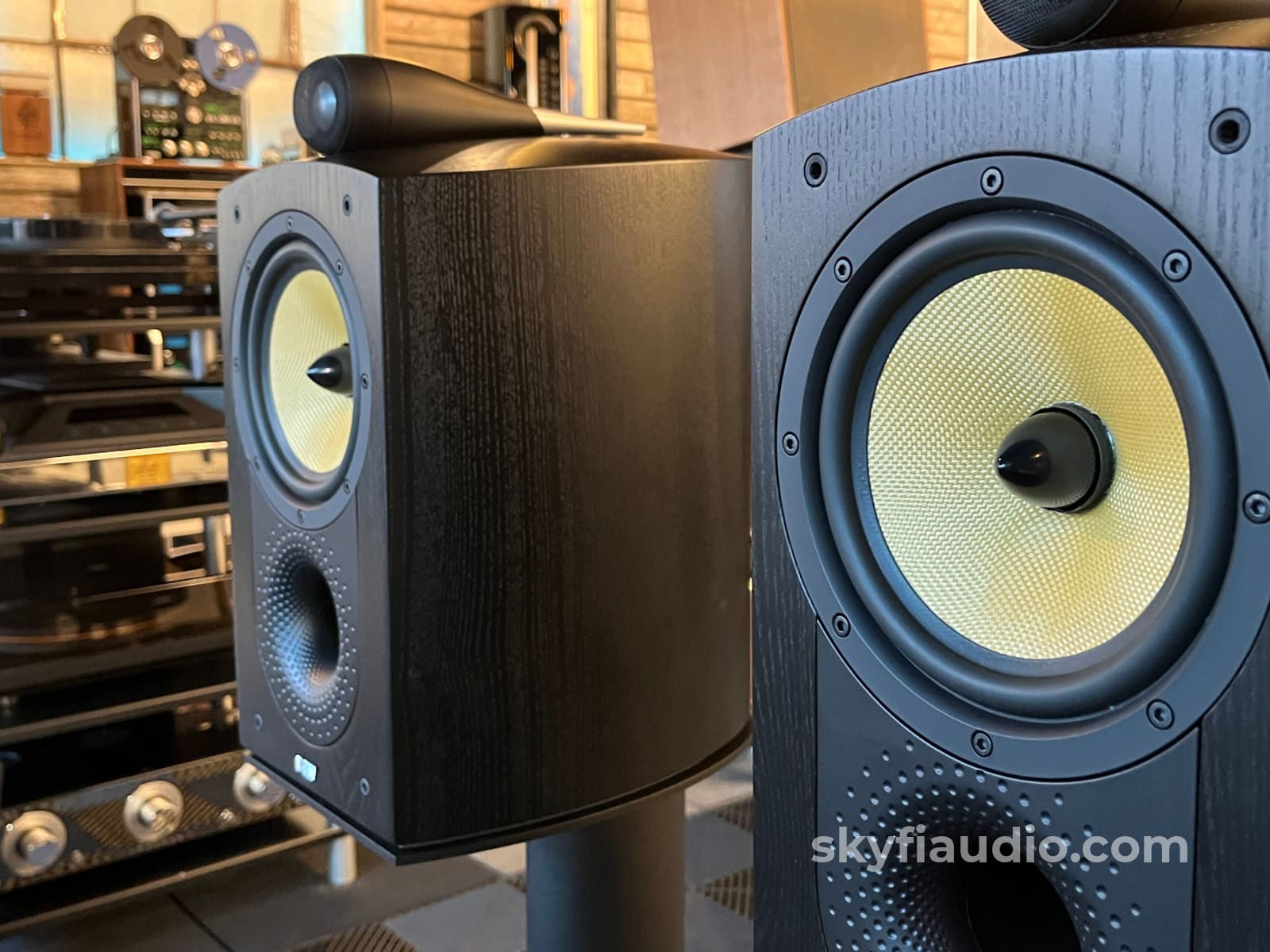 Bowers and Wilkins B&W Nautilus 805 Speakers W/ Stands Speakers