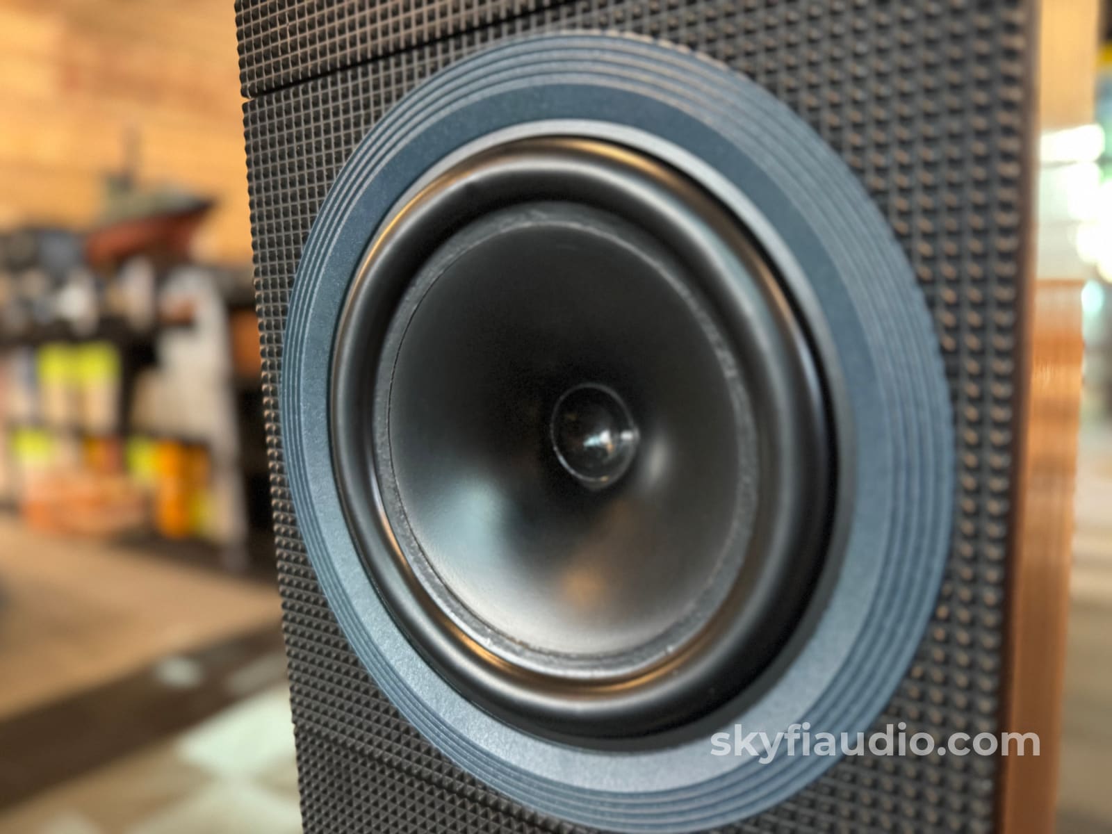 Bowers and Wilkins Matrix 2 Speakers - W/ Original Marble Stands Speakers