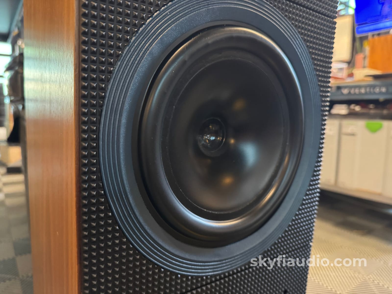 Bowers and Wilkins Matrix 2 Speakers - W/ Original Marble Stands Speakers