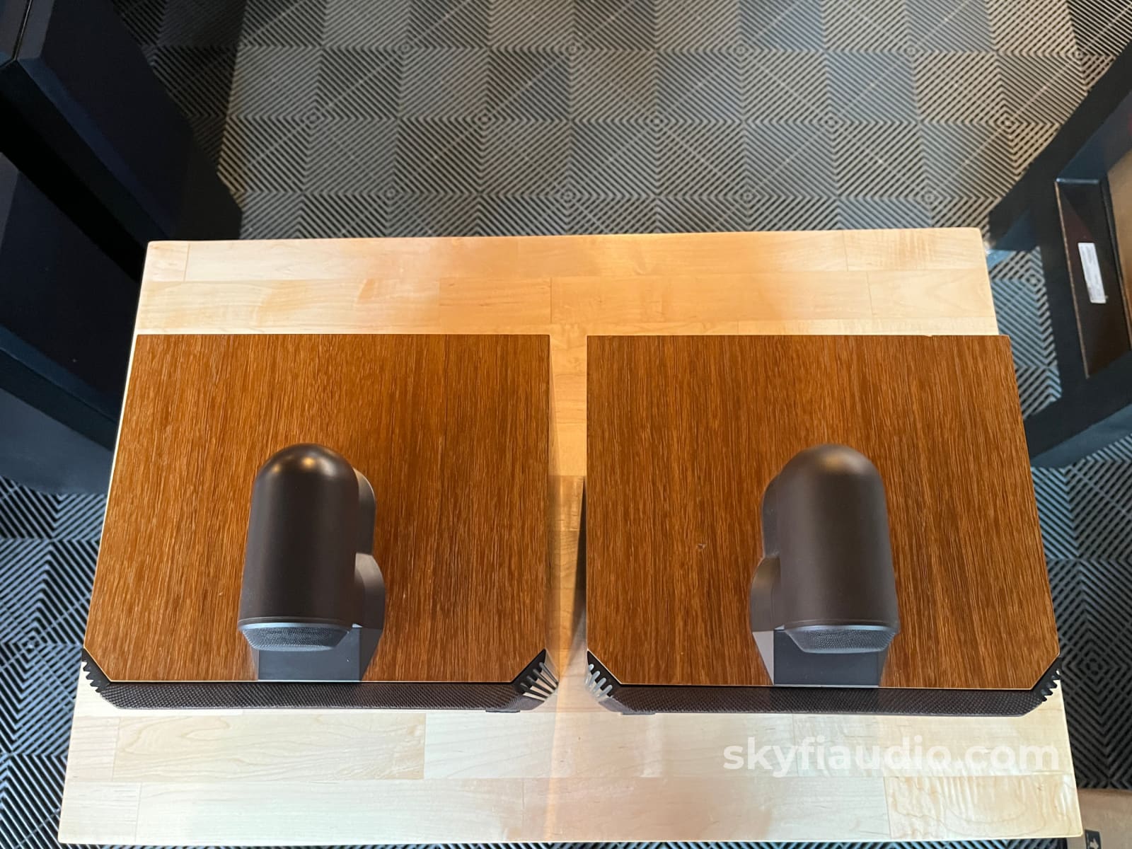 Bowers & Wilkins Matrix 805 Bookshelf Speakers Speakers