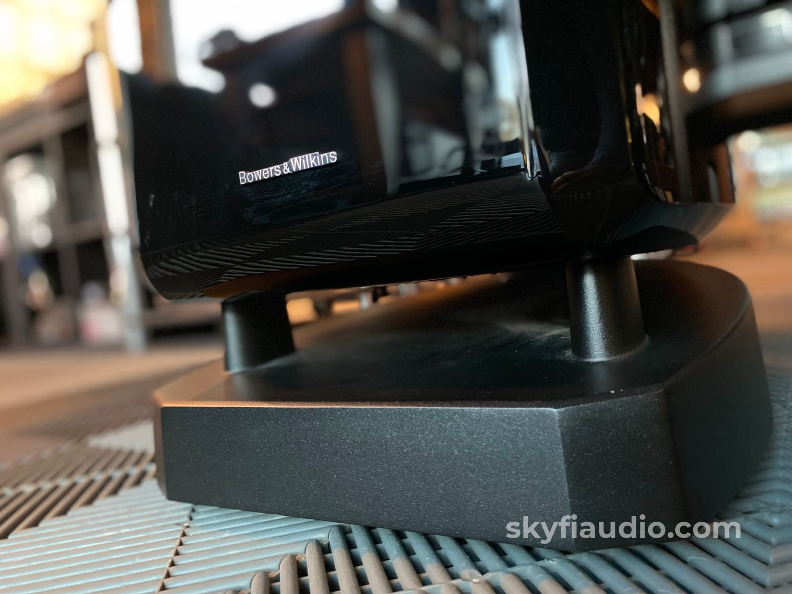 Bowers & Wilkins Nautilus 802D2 Full Range Speakers Complete