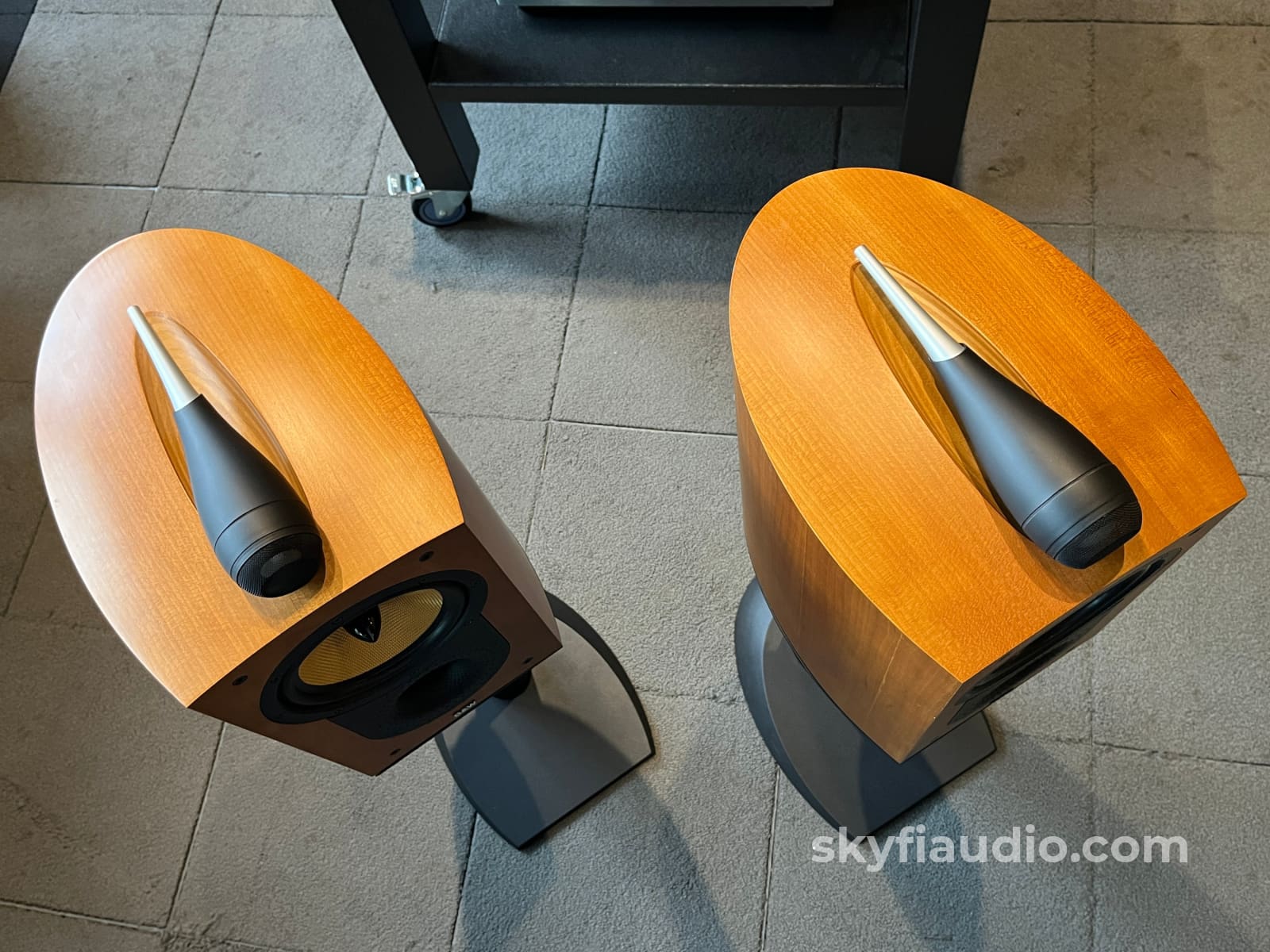 Bowers & Wilkins B&W Nautilus 805 Speakers Cherry Finish- W/ Stands - Speakers