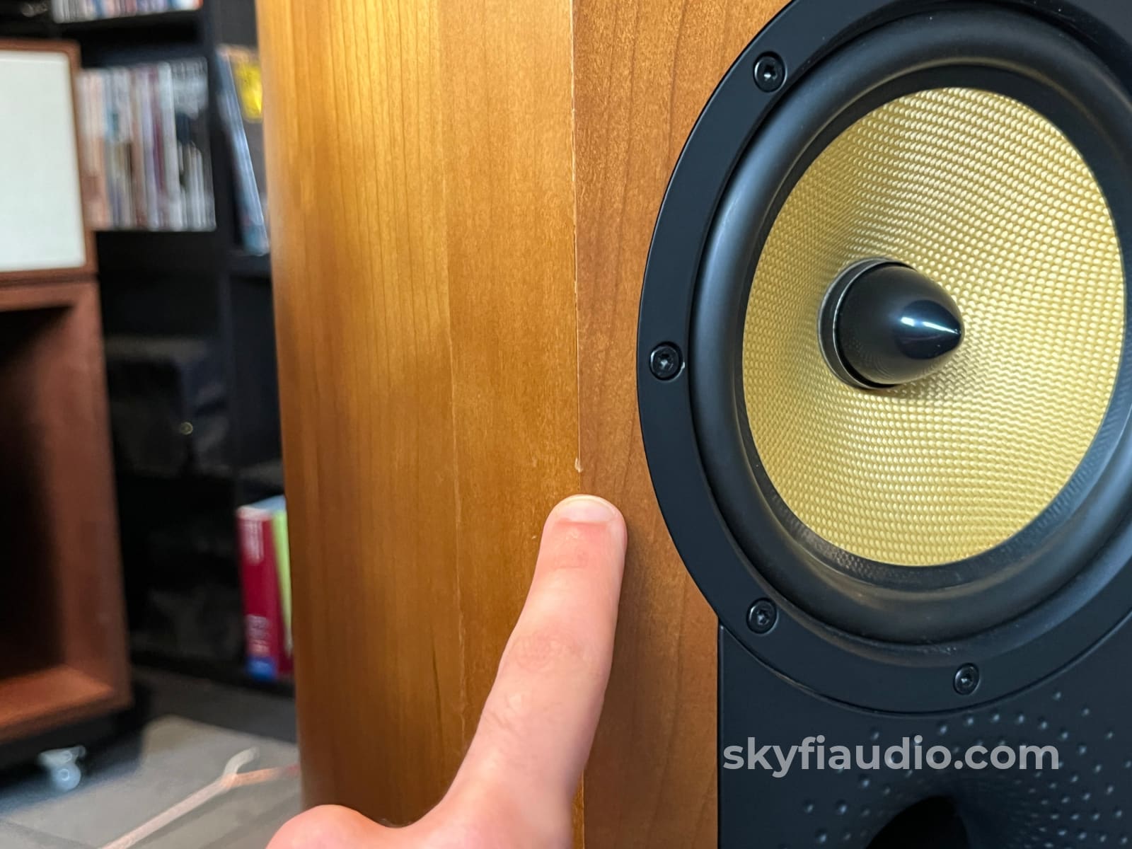 Bowers & Wilkins Nautilus 805 Speakers - Cherry Finish
