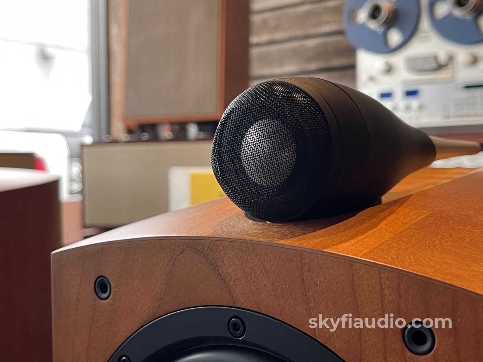 Bowers & Wilkins Nautilus 805 Speakers - Cherry Finish