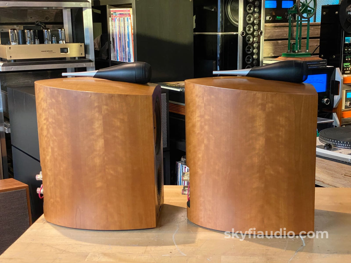 B&W Bowers & Wilkins Nautilus 805 Speakers - Reconditioned