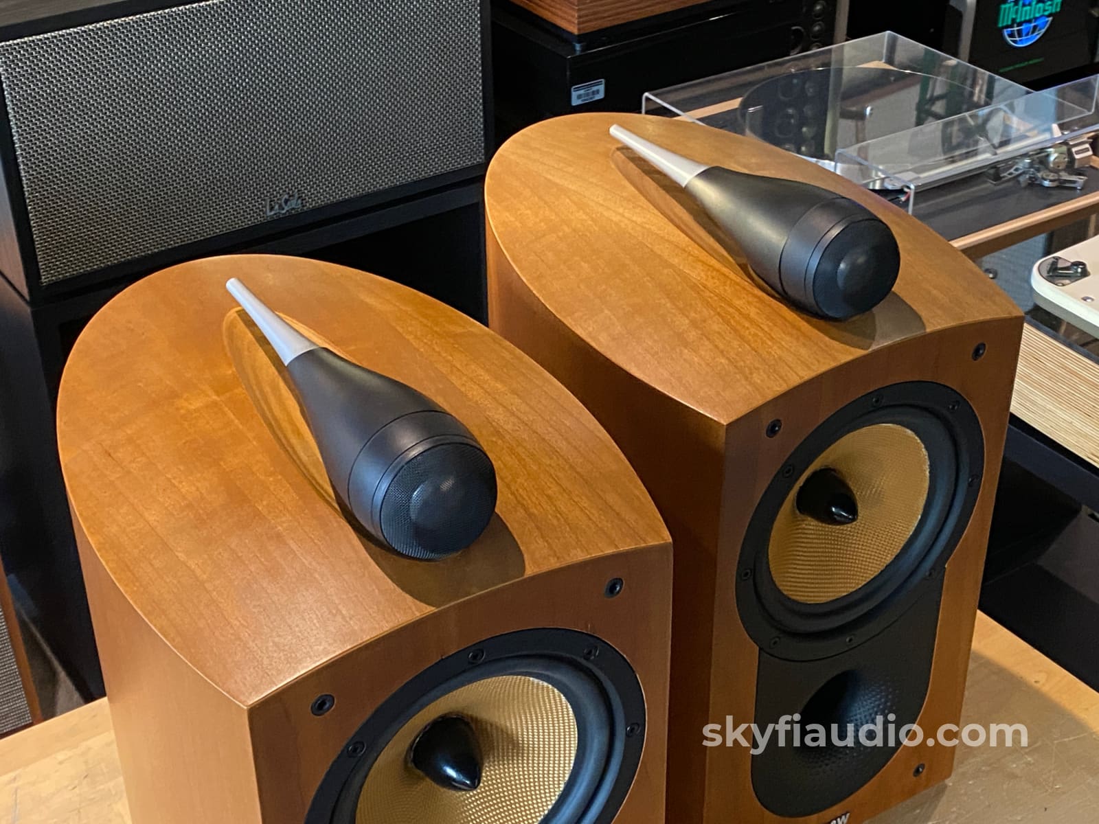 B&W Bowers & Wilkins Nautilus 805 Speakers - Reconditioned