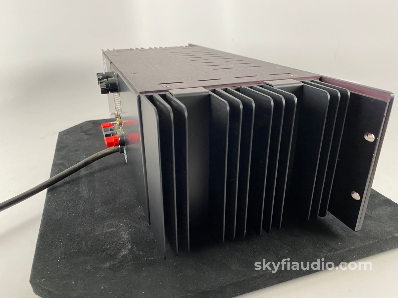 Bryston 3B Solid State Stereo Amplifier