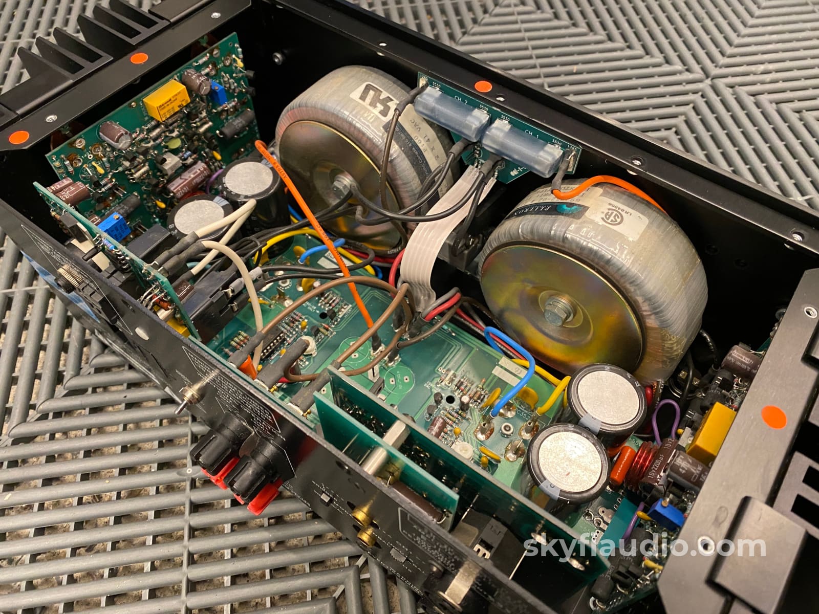 Bryston 3B-St Solid State Stereo Amplifier
