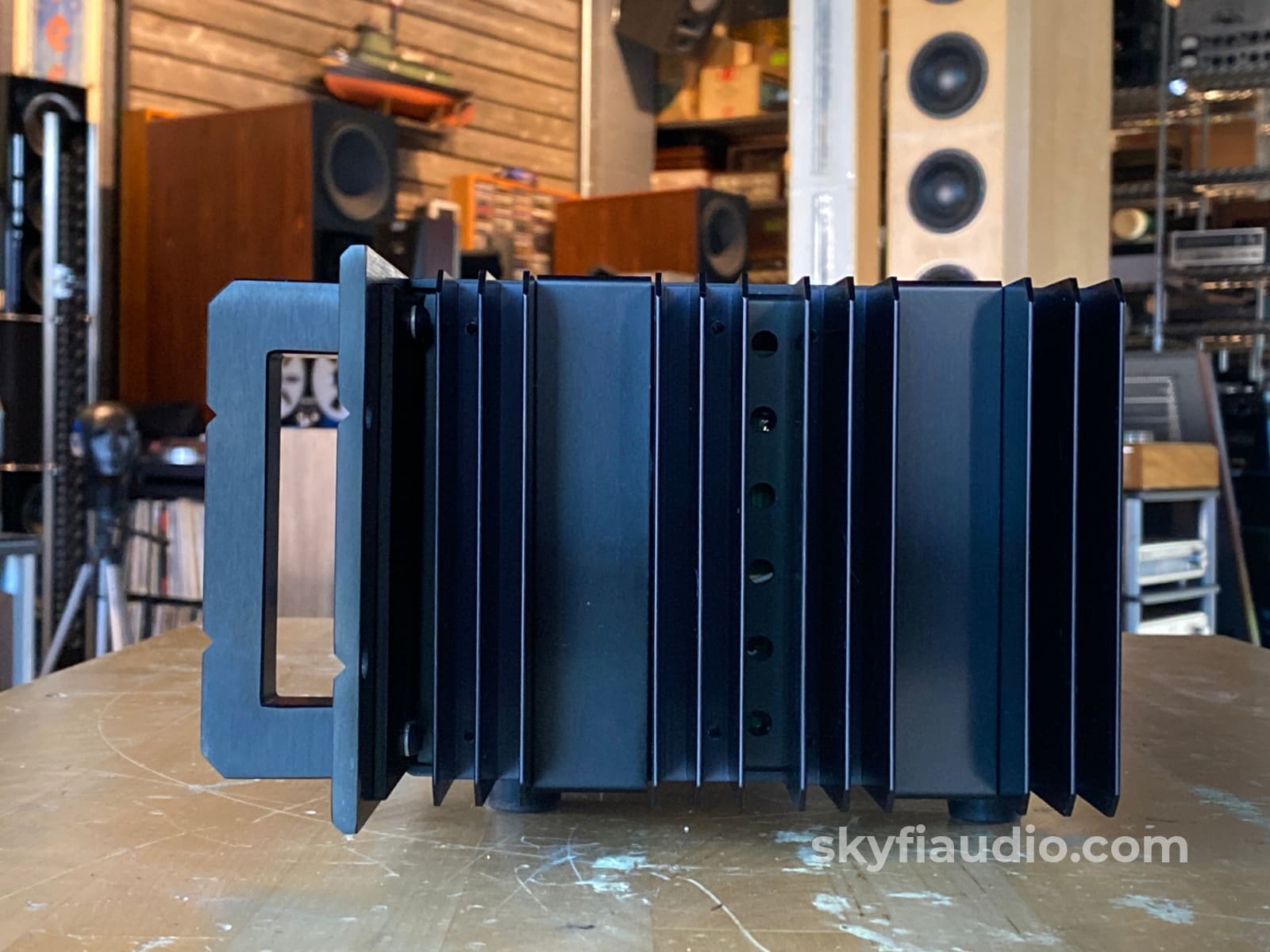 Bryston 3B-St Solid State Stereo Amplifier