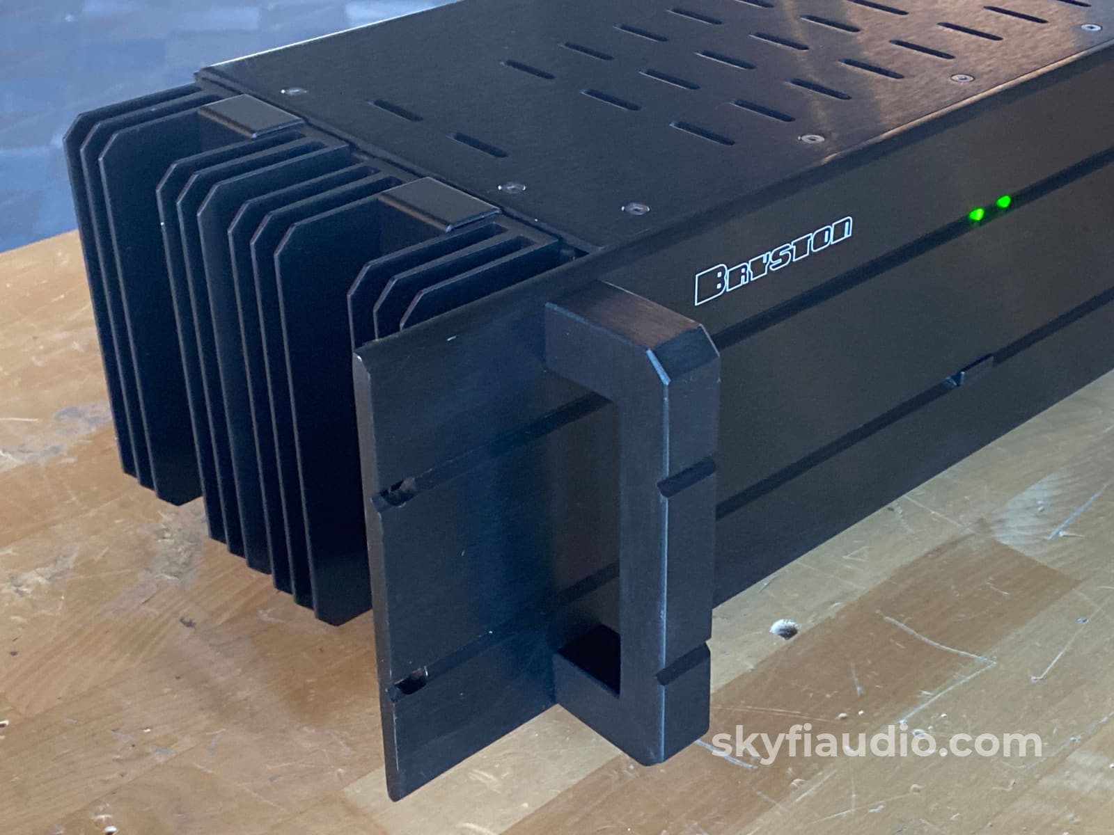 Bryston 3B-St Solid State Stereo Amplifier