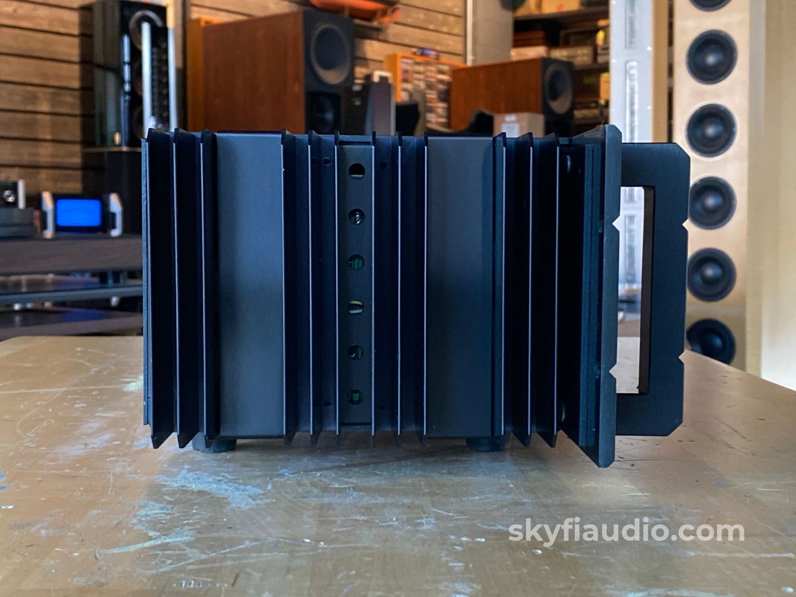 Bryston 3B-St Solid State Stereo Amplifier