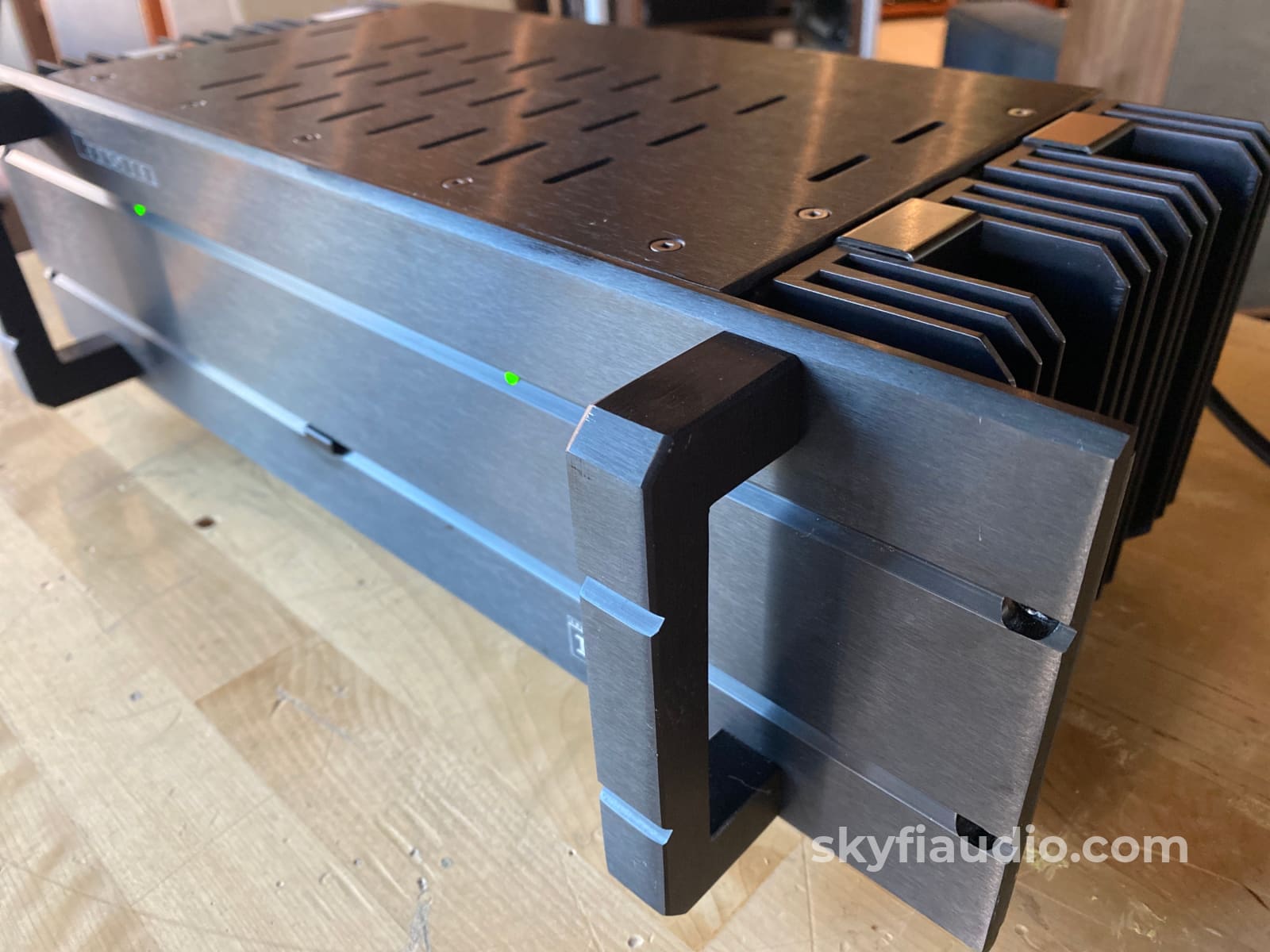 Bryston 3B Thx Solid State Amplifier