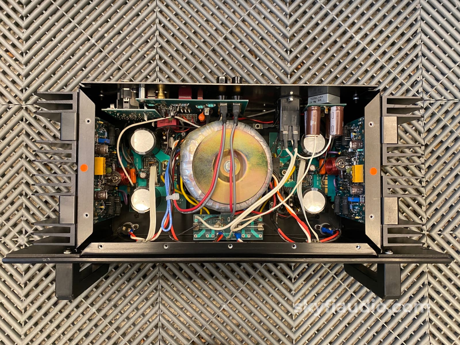 Bryston 3B Thx Solid State Amplifier