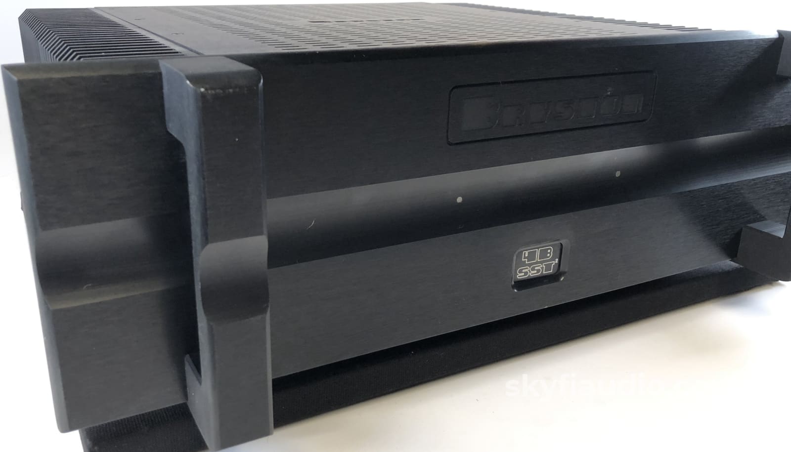 Bryston 4B-Sst2 Amplifier - Barely Used And Complete