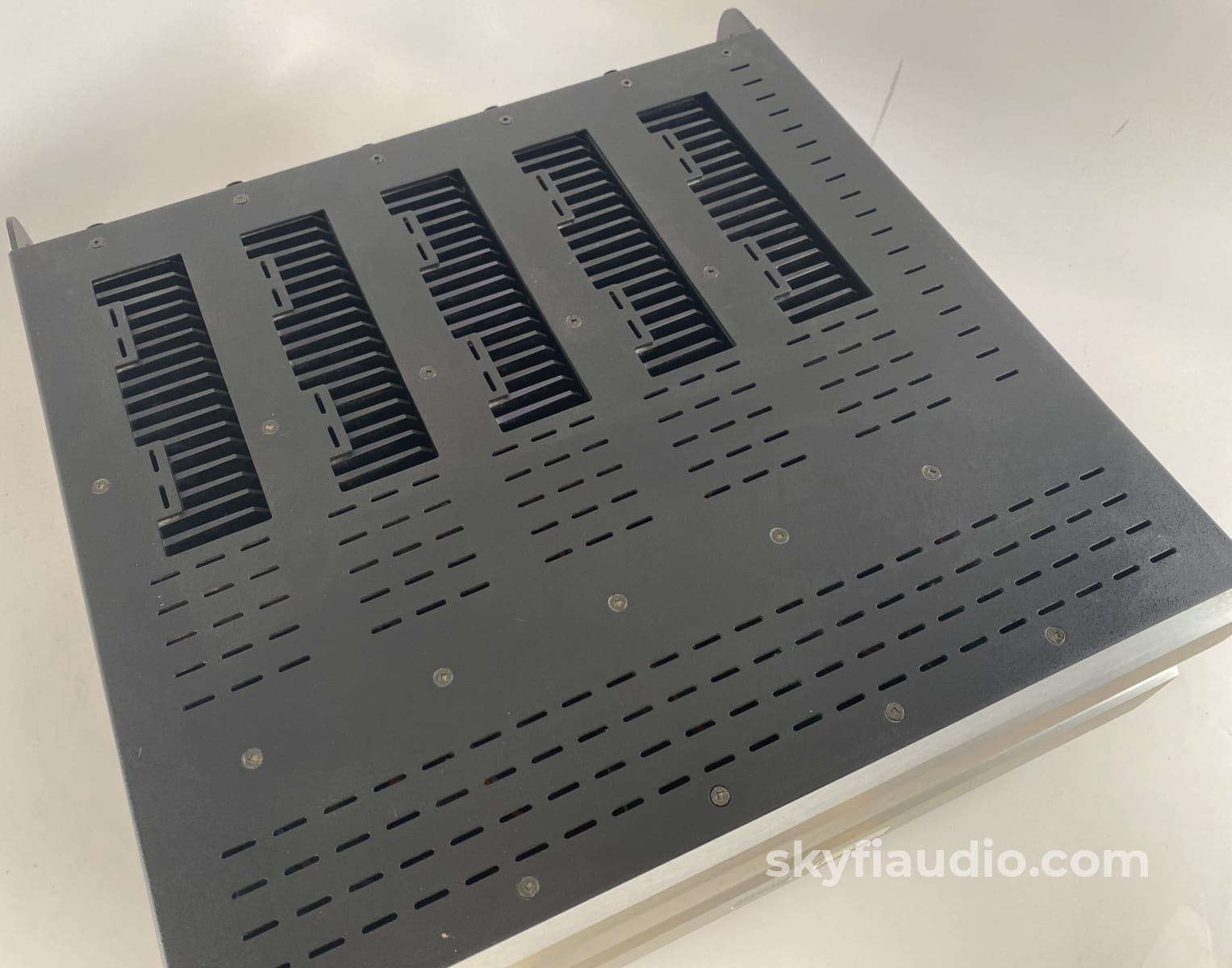 Bryston 9Bsst Home Theater Amplifier - 200W X 5