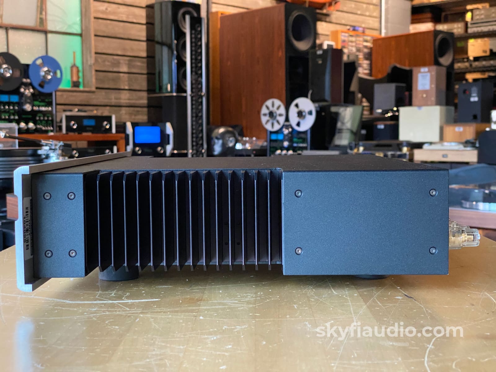 Bryston B100-Sst Solid State Integrated Amplifier