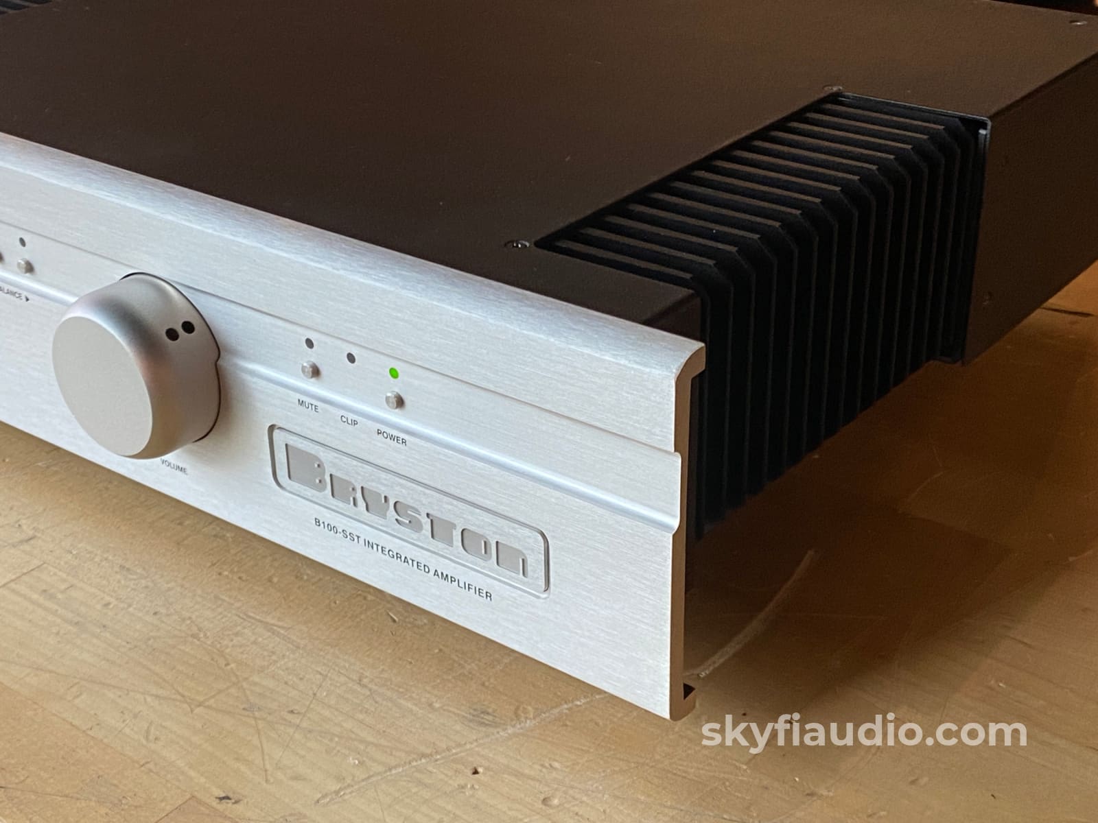 Bryston B100-Sst Solid State Integrated Amplifier