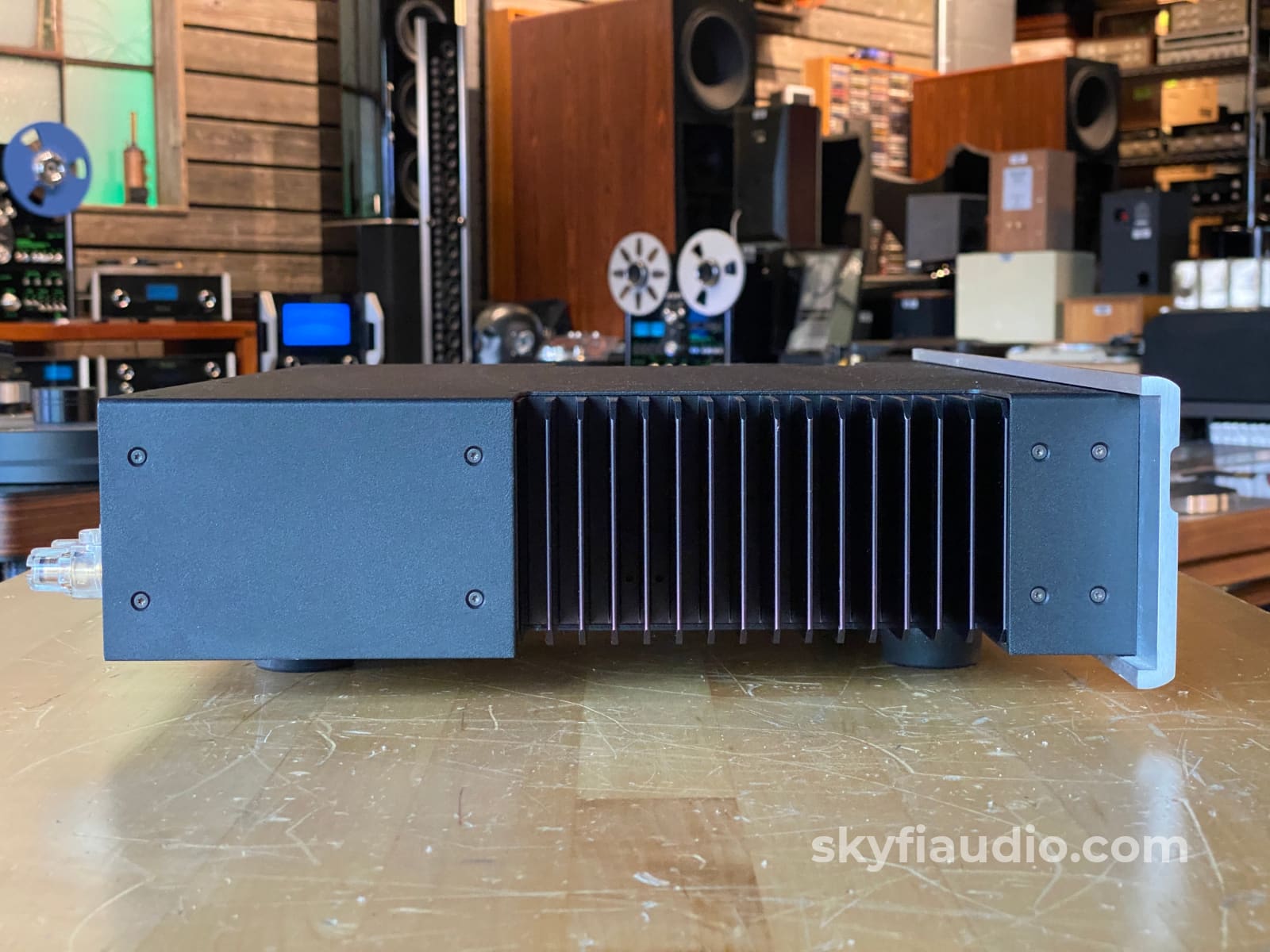 Bryston B100-Sst Solid State Integrated Amplifier
