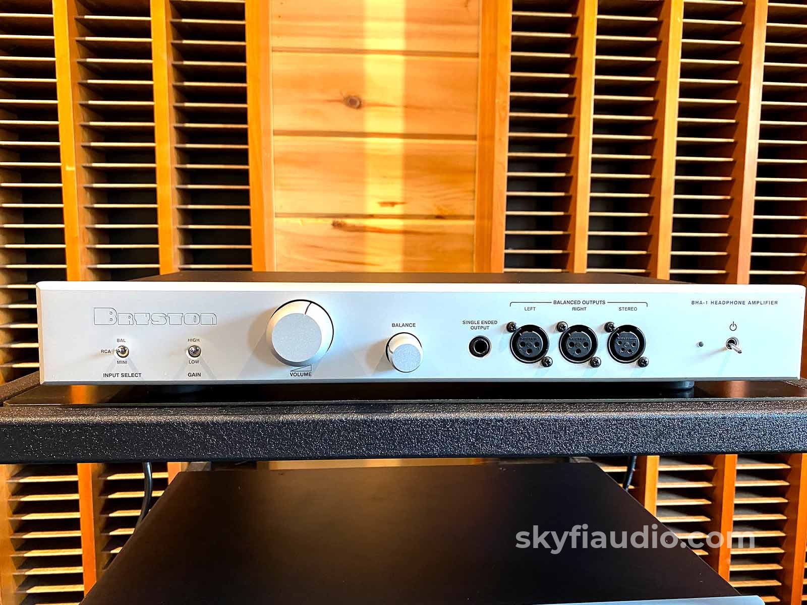 Bryston Bha-1 Balanced Headphone Amplifier