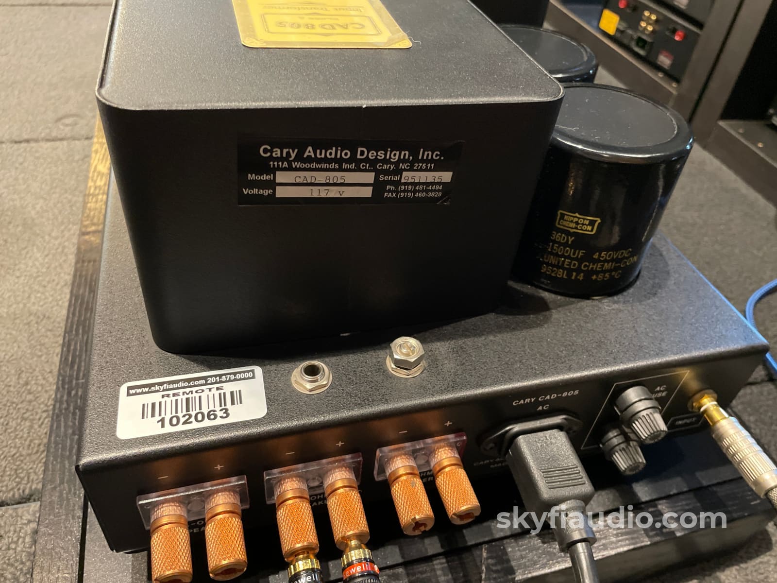 Cary Audio Design Cad-805 - Single-Ended Tube Monoblock Amplifiers With Matching Stands Amplifier