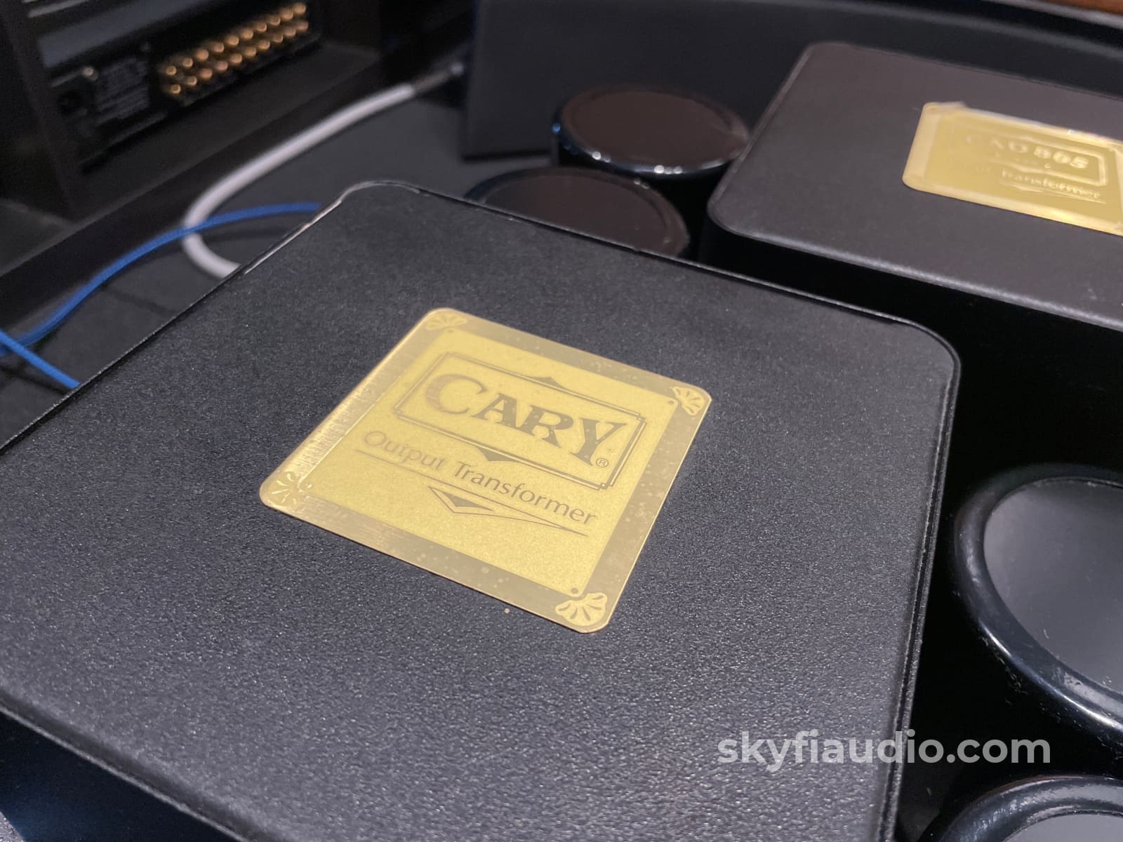 Cary Audio Design Cad-805 - Single-Ended Tube Monoblock Amplifiers With Matching Stands Amplifier