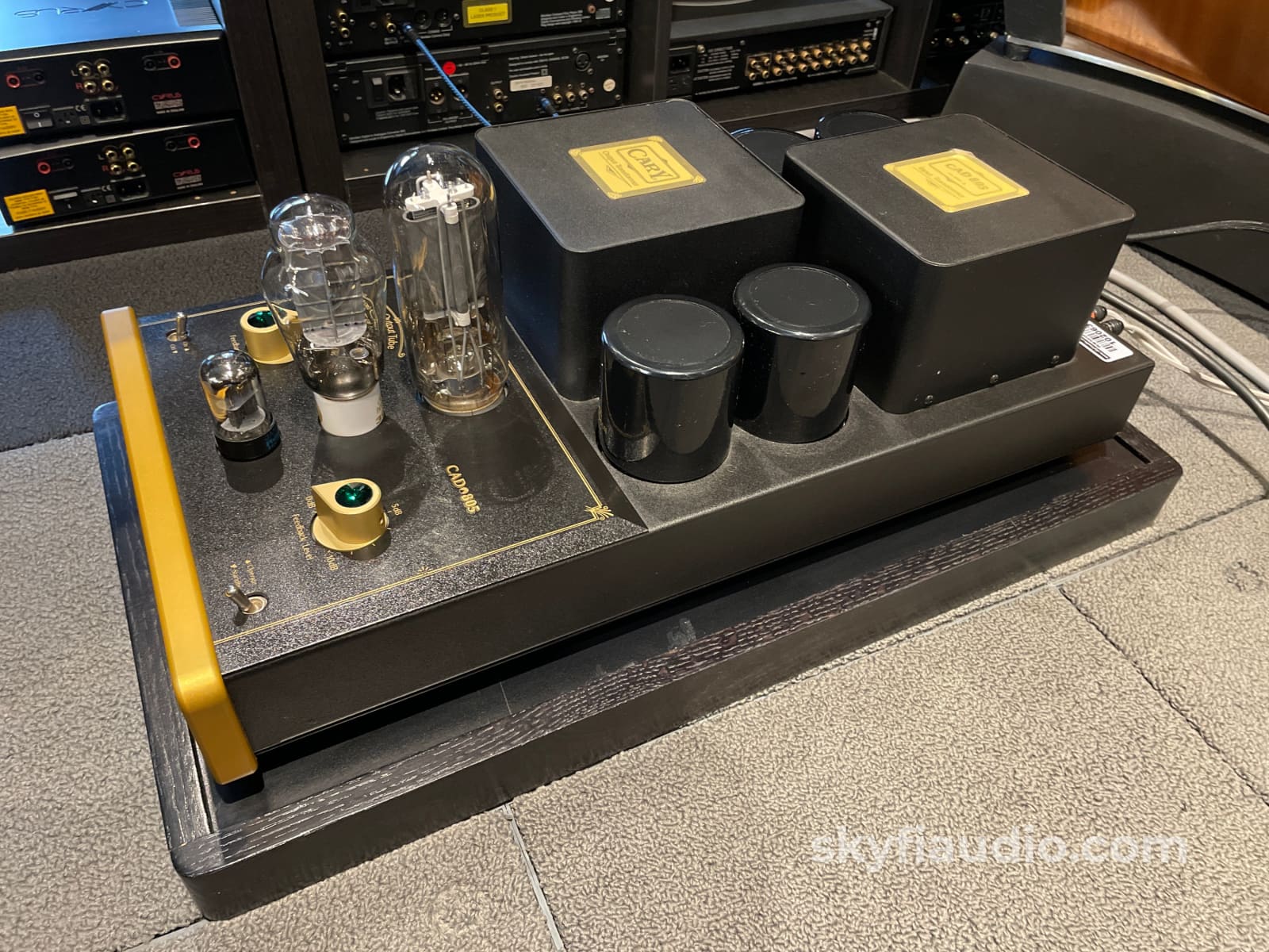 Cary Audio Design Cad-805 - Single-Ended Tube Monoblock Amplifiers With Matching Stands Amplifier