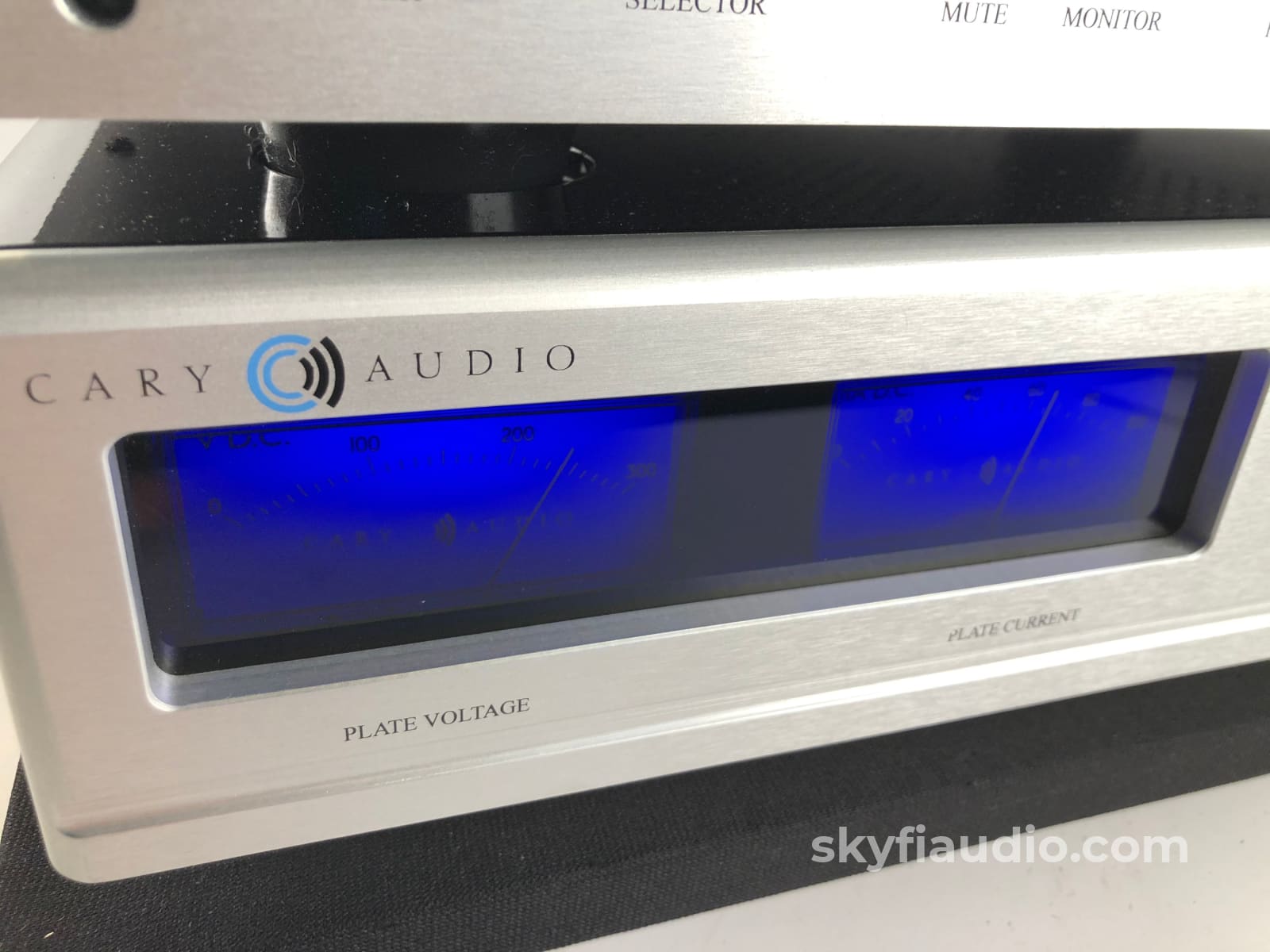 Cary Audio Slp-05 Two Chassis Tube Preamp - Complete And Mint Preamplifier