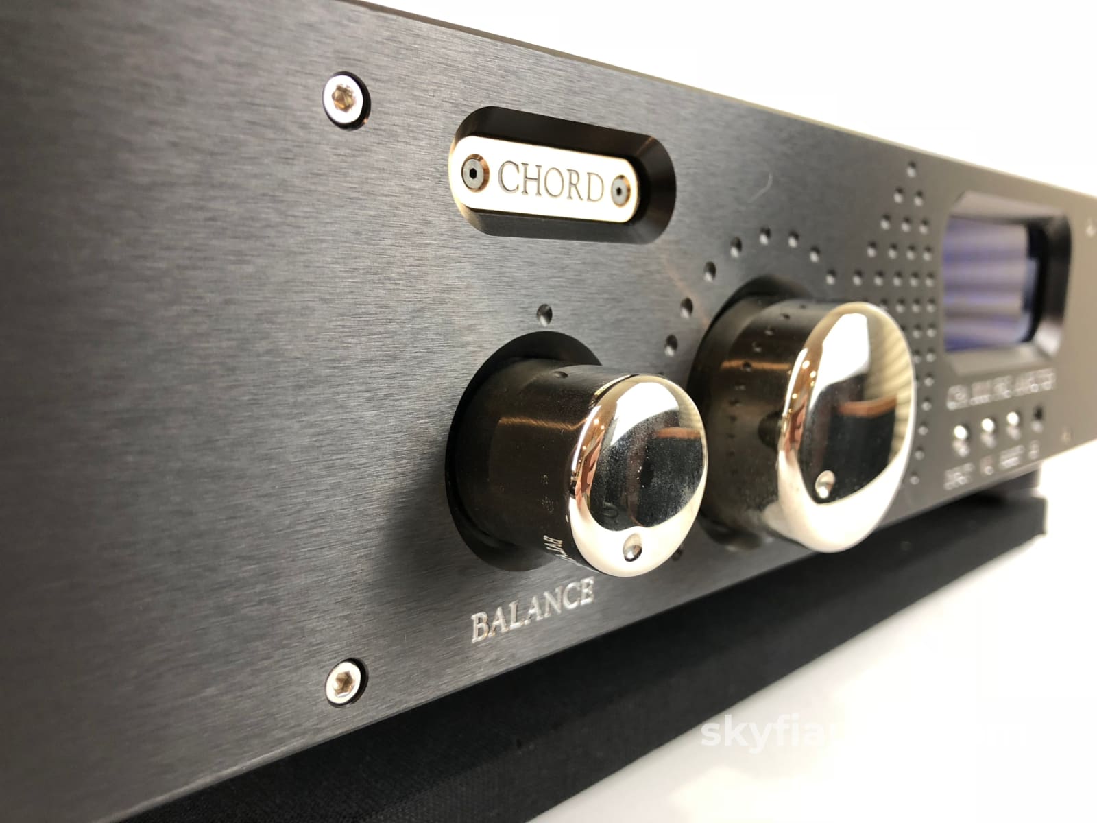Chord Cpa 3000 Seven Input Balanced Signature Preamp - 100V-270V Preamplifier