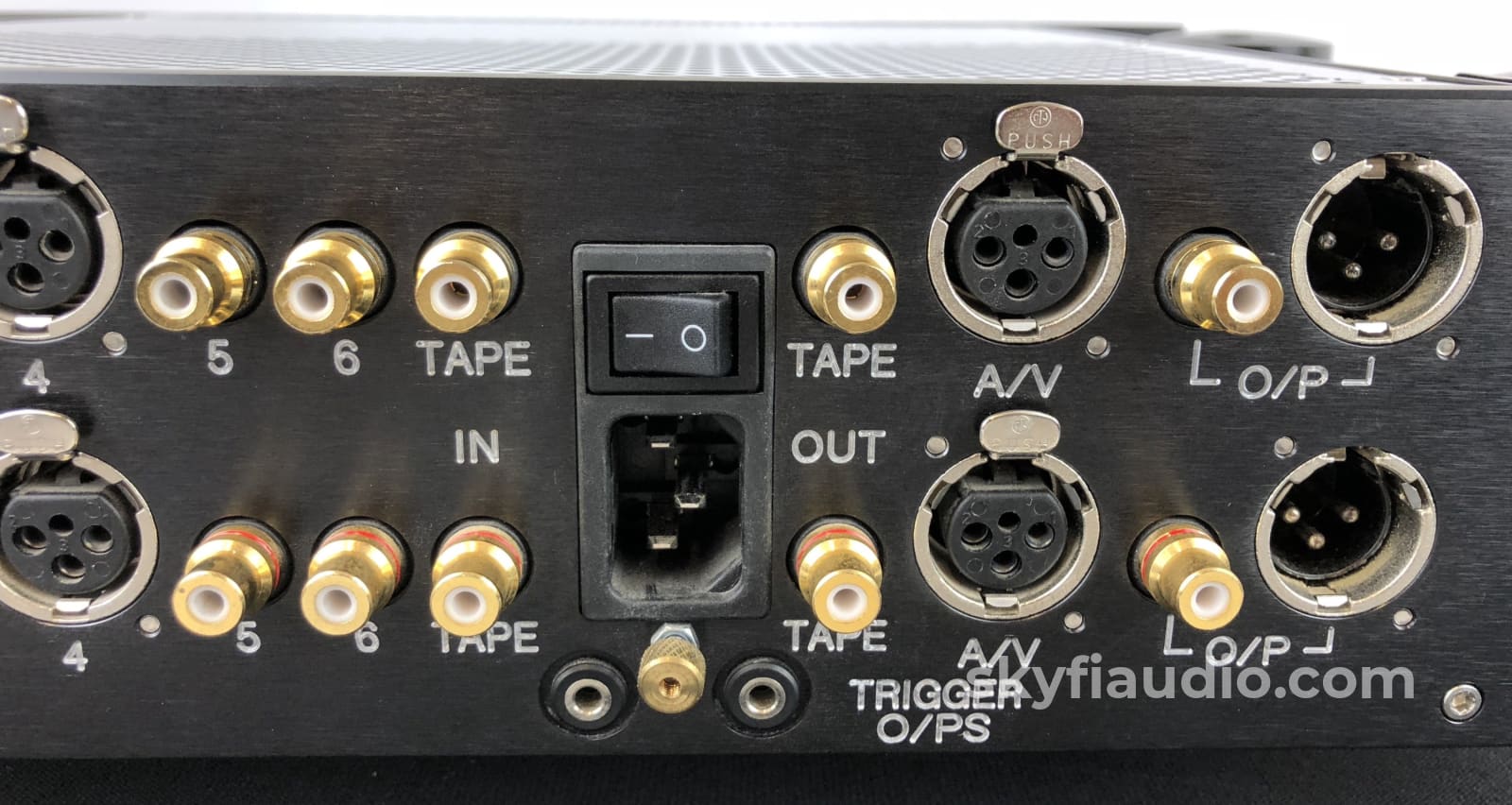 Chord Cpa 3000 Seven Input Balanced Signature Preamp - 100V-270V Preamplifier