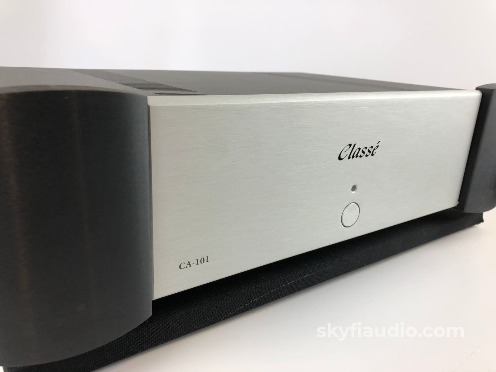 Classe Audio CA-101 Solid State Amplifier in Two Tone Finish - Fully T