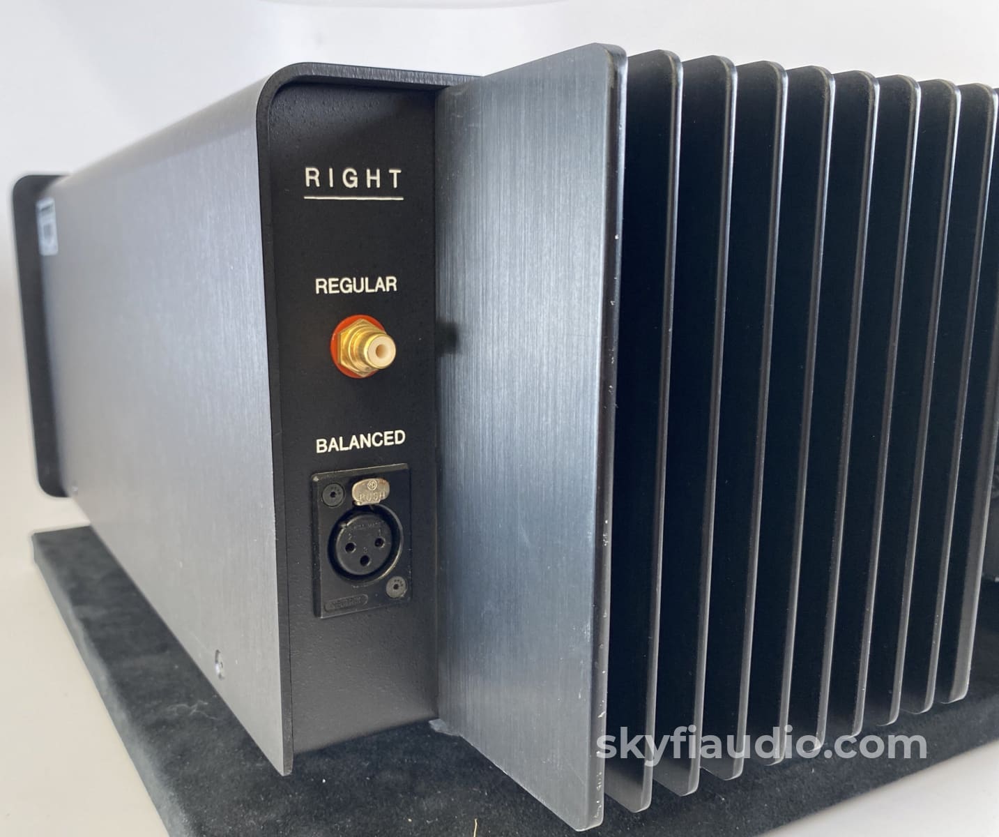 Classe Audio Ca-200 Ultra High Current Stereo/Mono Power Amplifier - 200W