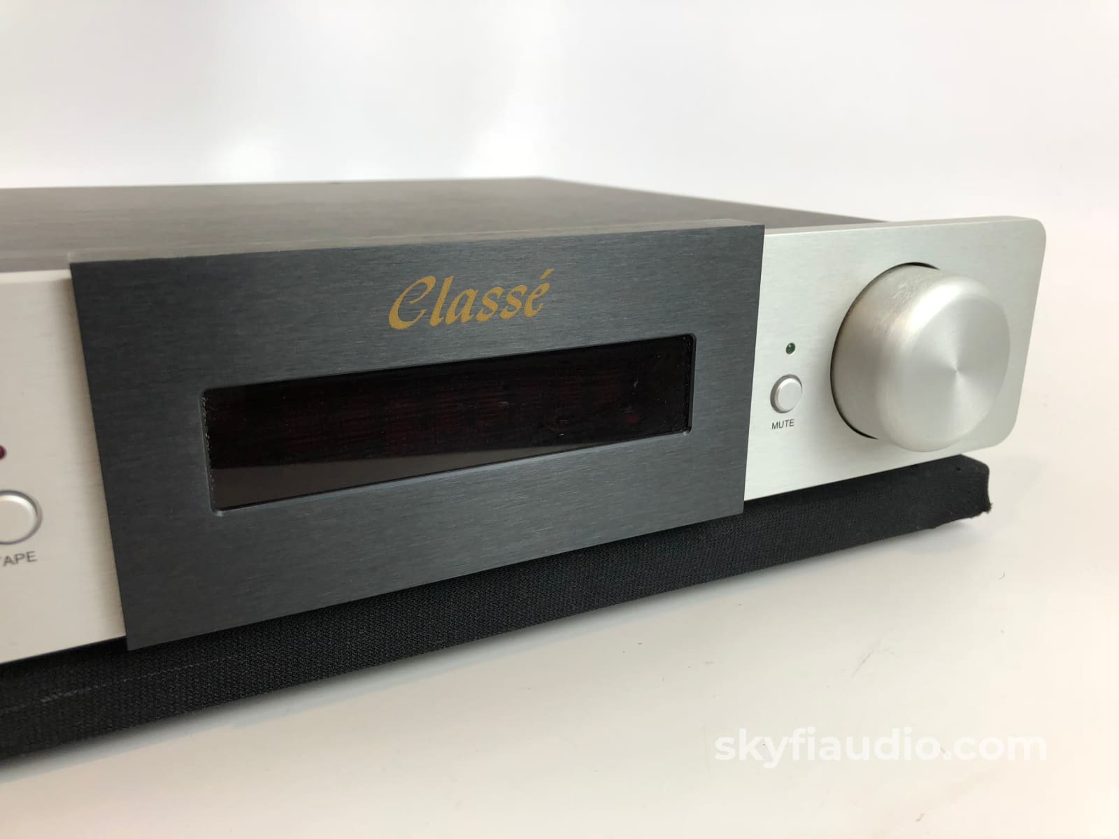 Classe Audio Cp-47.5 Solid State Analog Preamp With Remote Preamplifier