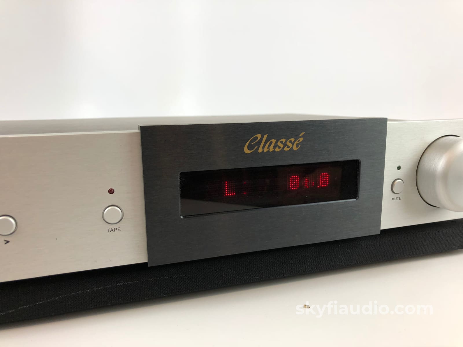 Classe Audio Cp-47.5 Solid State Analog Preamp With Remote Preamplifier