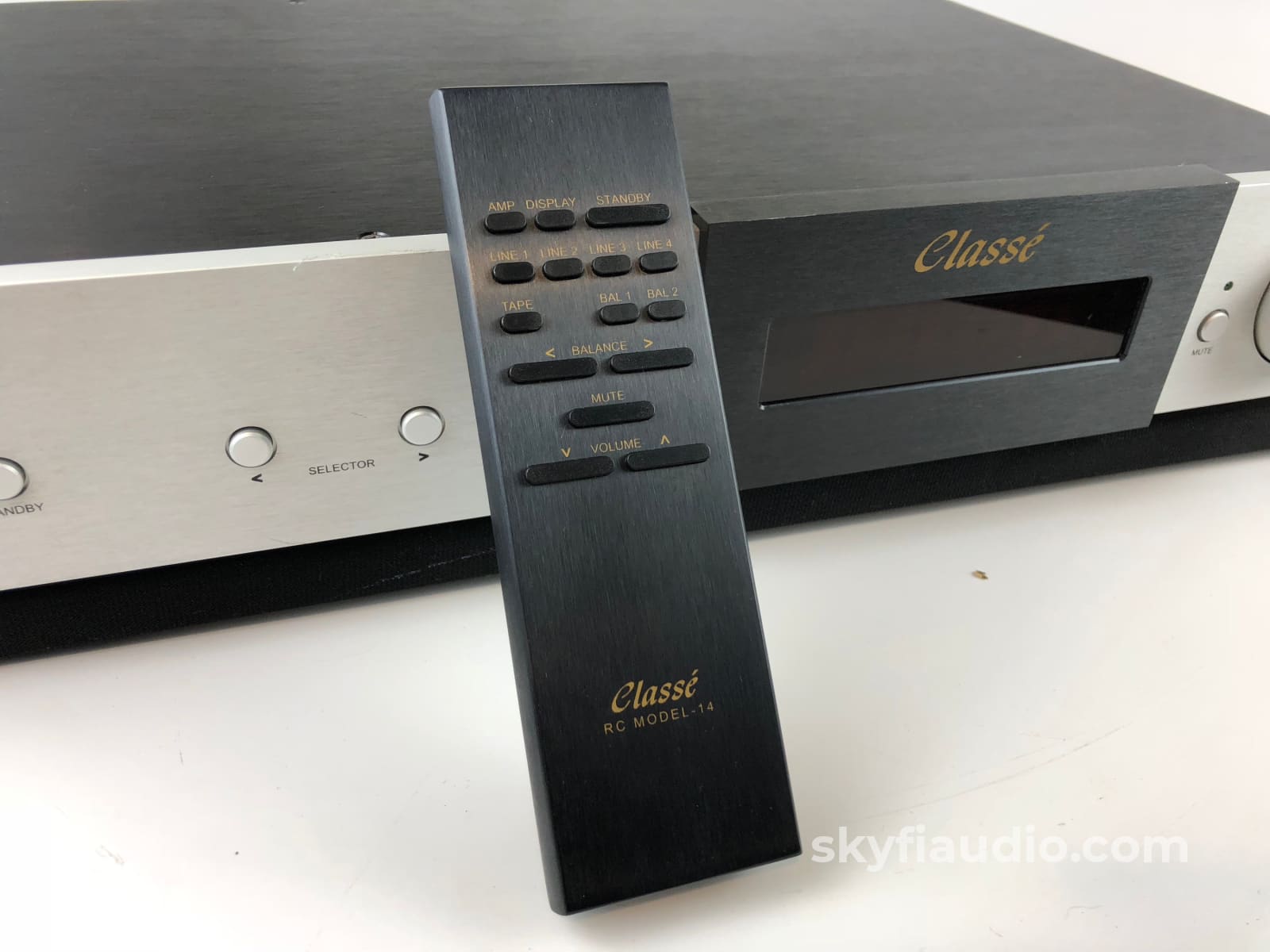 Classe Audio Cp-47.5 Solid State Analog Preamp With Remote Preamplifier