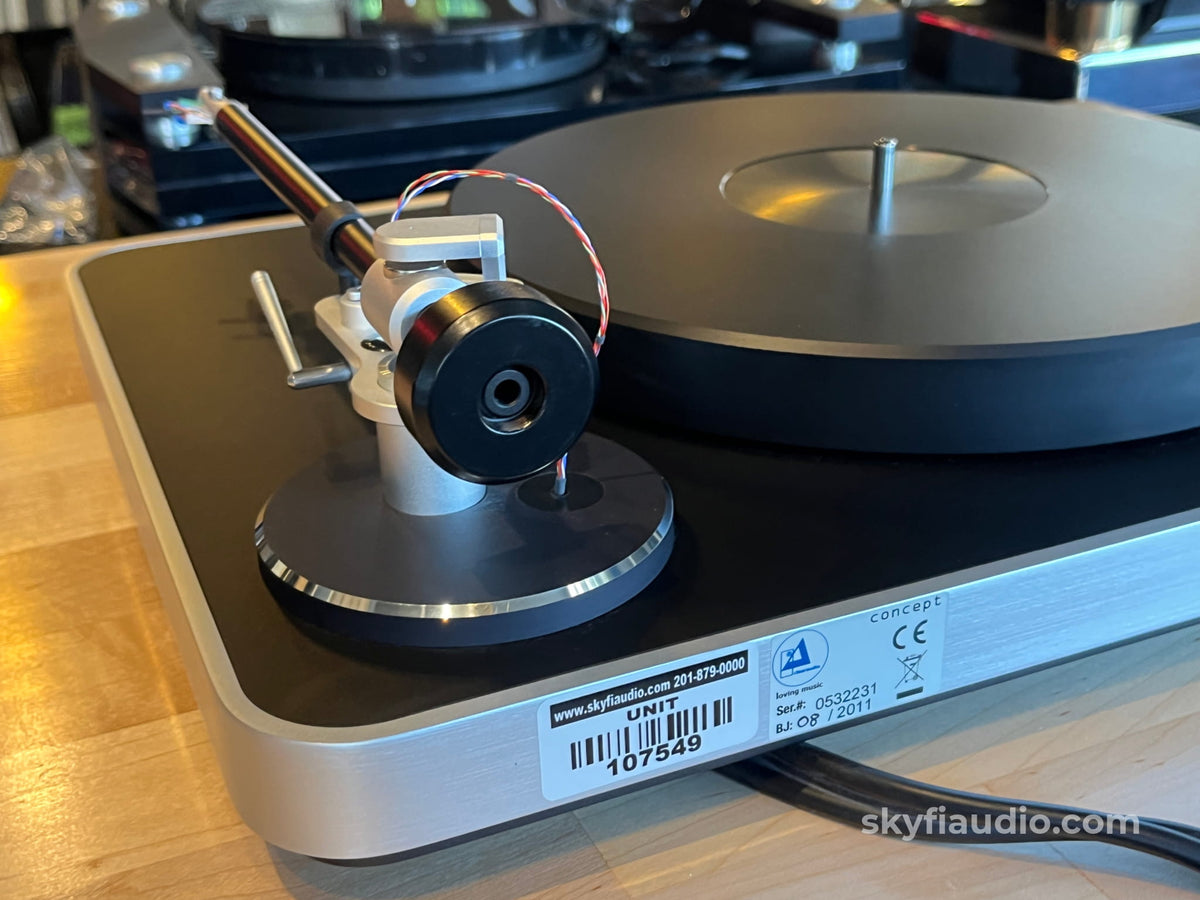 Clearaudio Concept Turntable W/ New Hana SH MKII Cartridge - Turntable