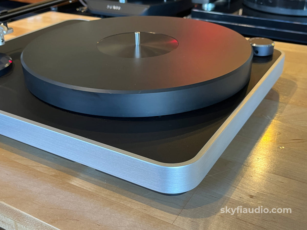 Clearaudio Concept Turntable W/ New Hana SH MKII Cartridge - Turntable