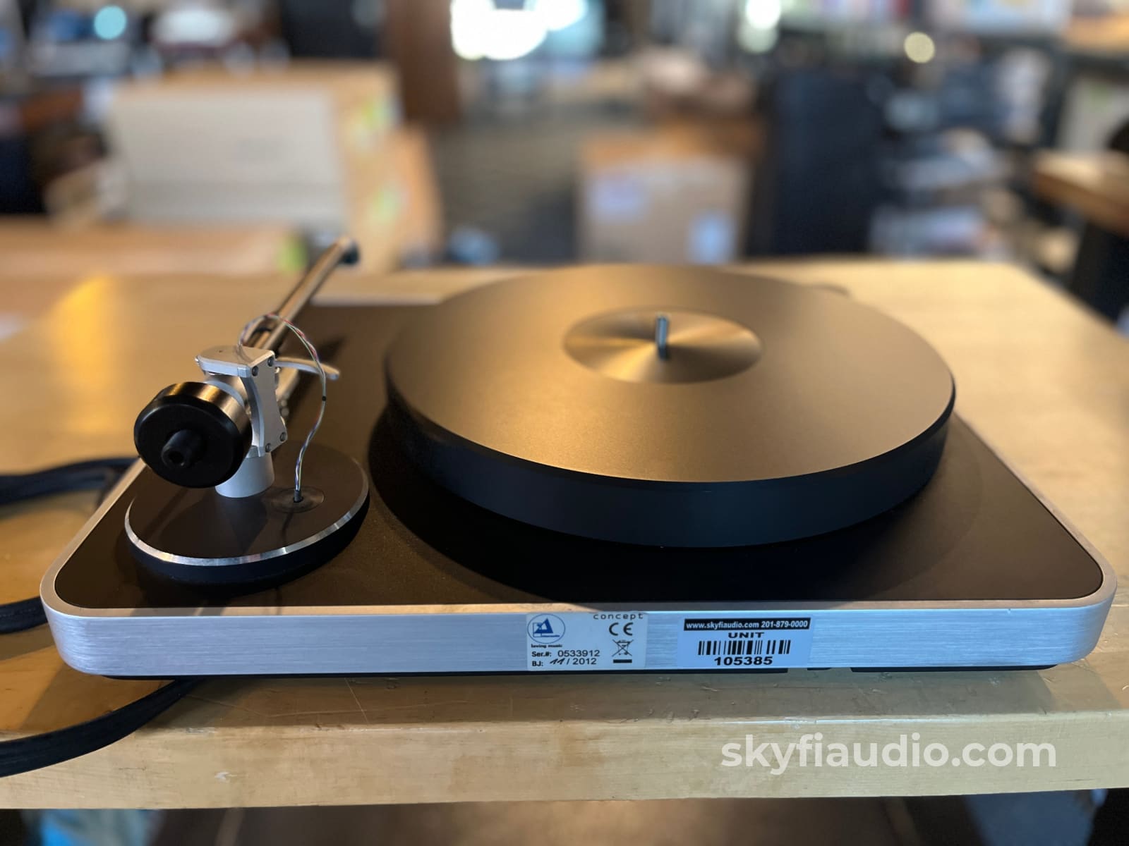 Clearaudio Concept Turntable - W/ New Hana Sh Cartridge