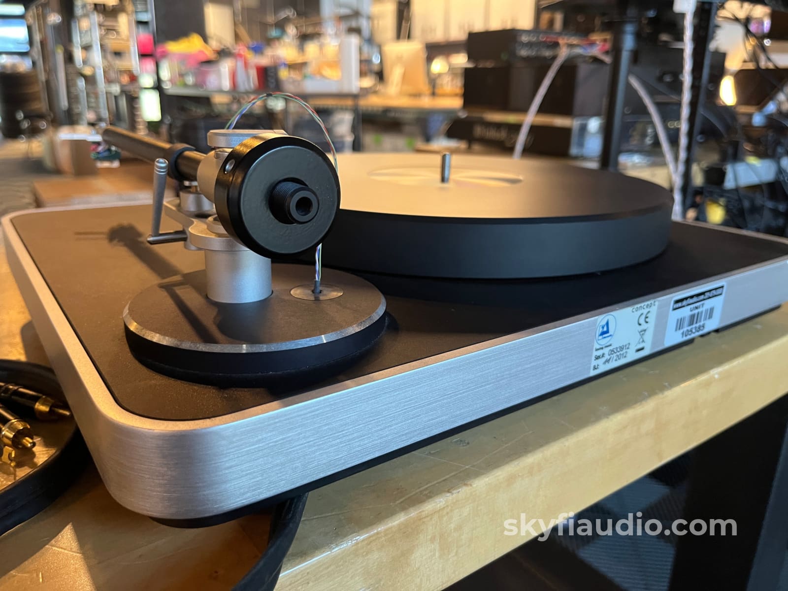 Clearaudio Concept Turntable - W/ New Hana Sh Cartridge