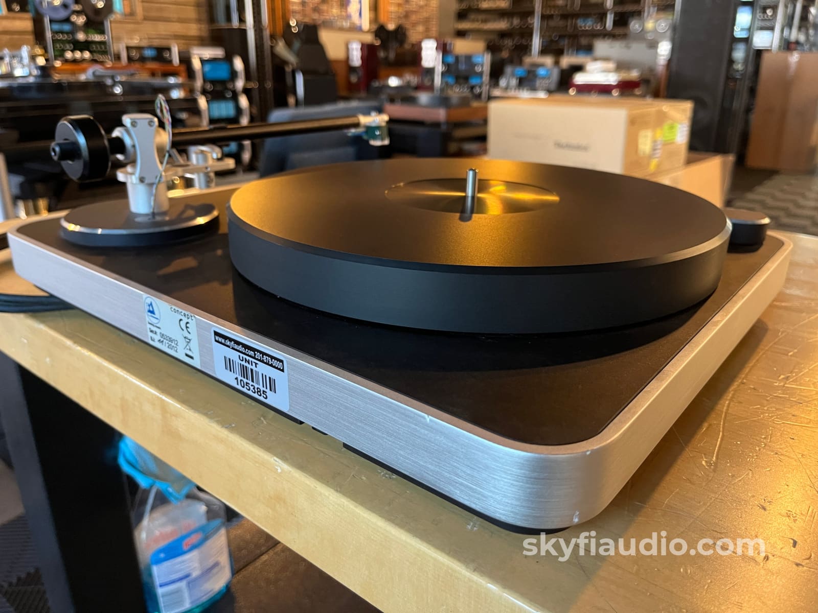 Clearaudio Concept Turntable - W/ New Hana Sh Cartridge