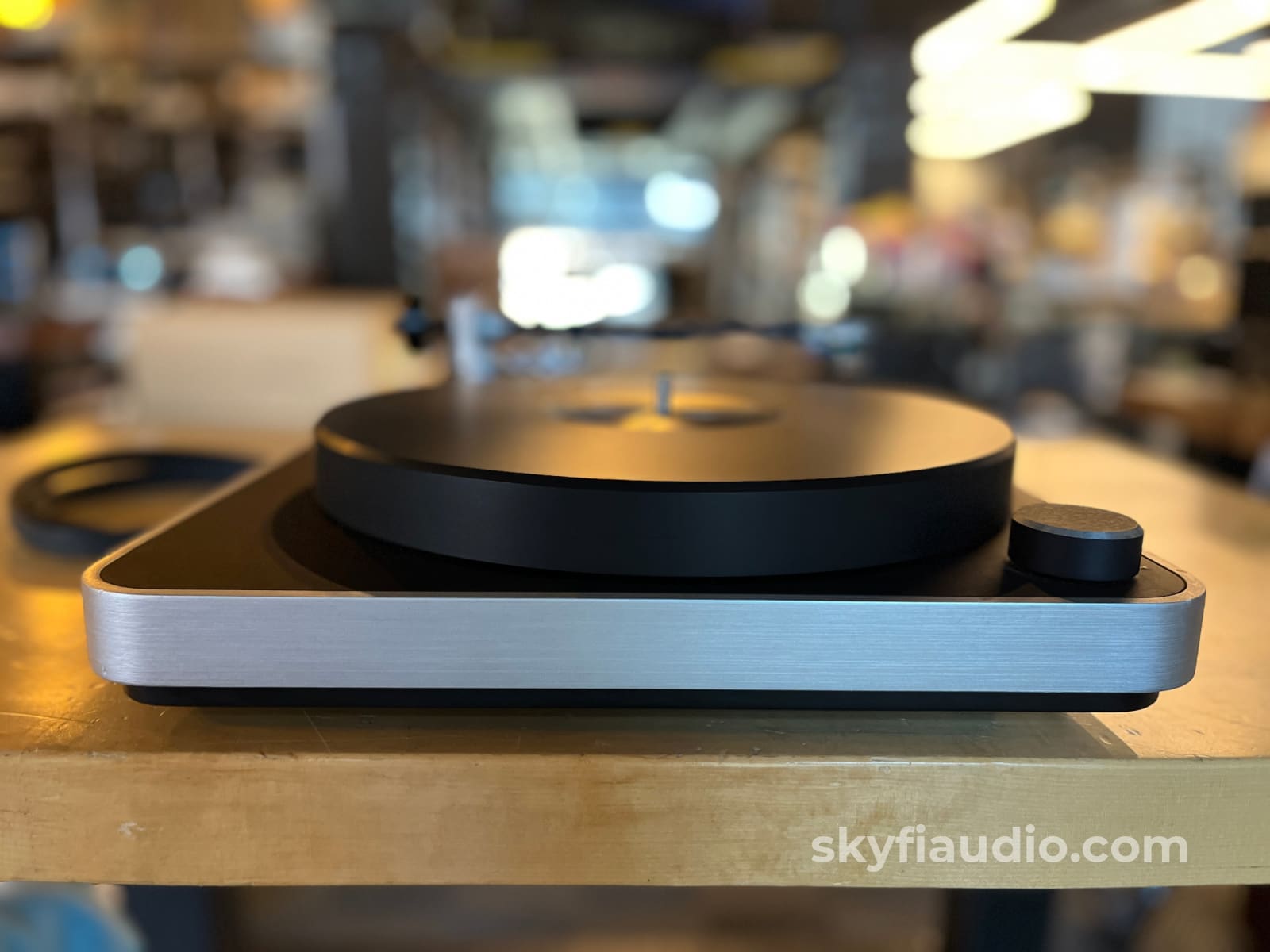 Clearaudio Concept Turntable - W/ New Hana Sh Cartridge