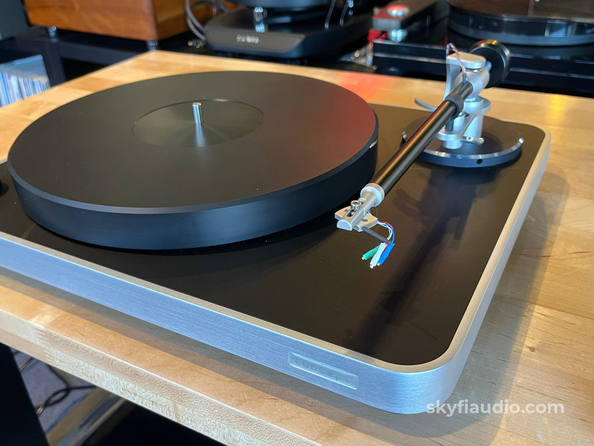 Clearaudio Concept Turntable W/ New Hana SH MKII Cartridge - Turntable