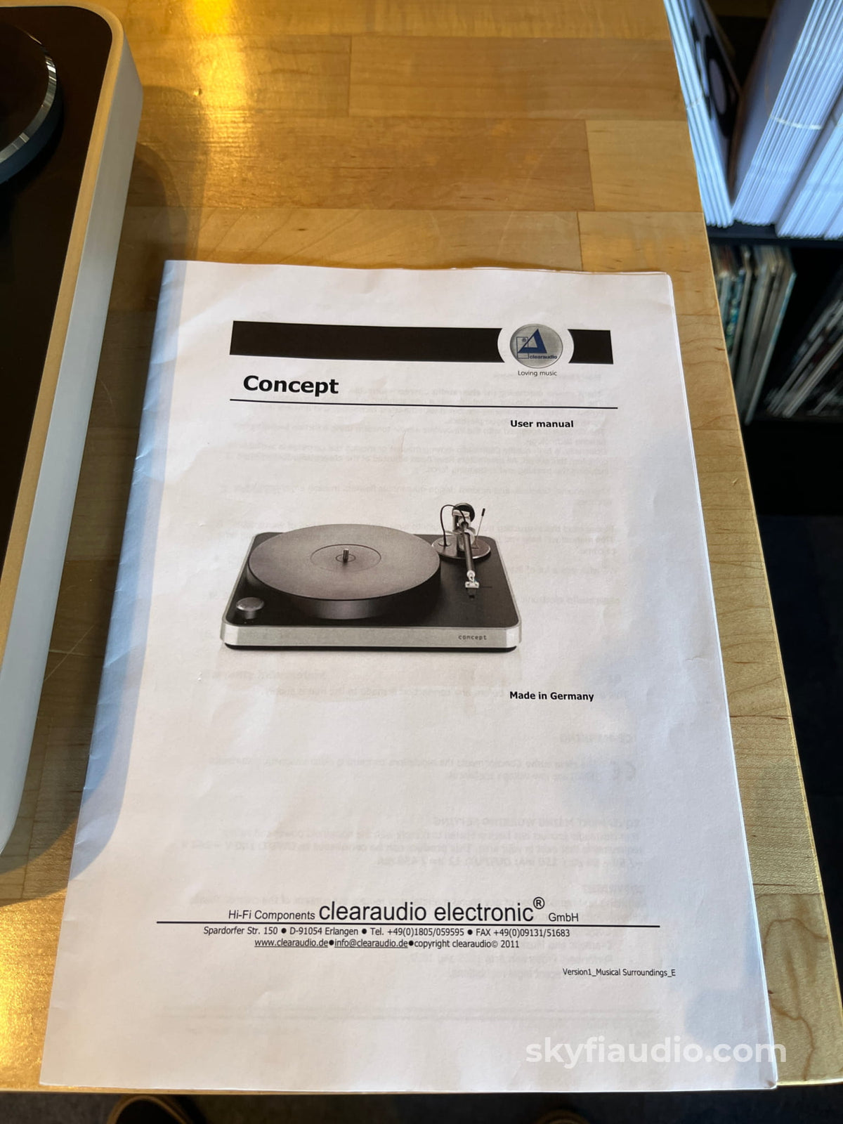 Clearaudio Concept Turntable W/ New Hana SH MKII Cartridge - Turntable