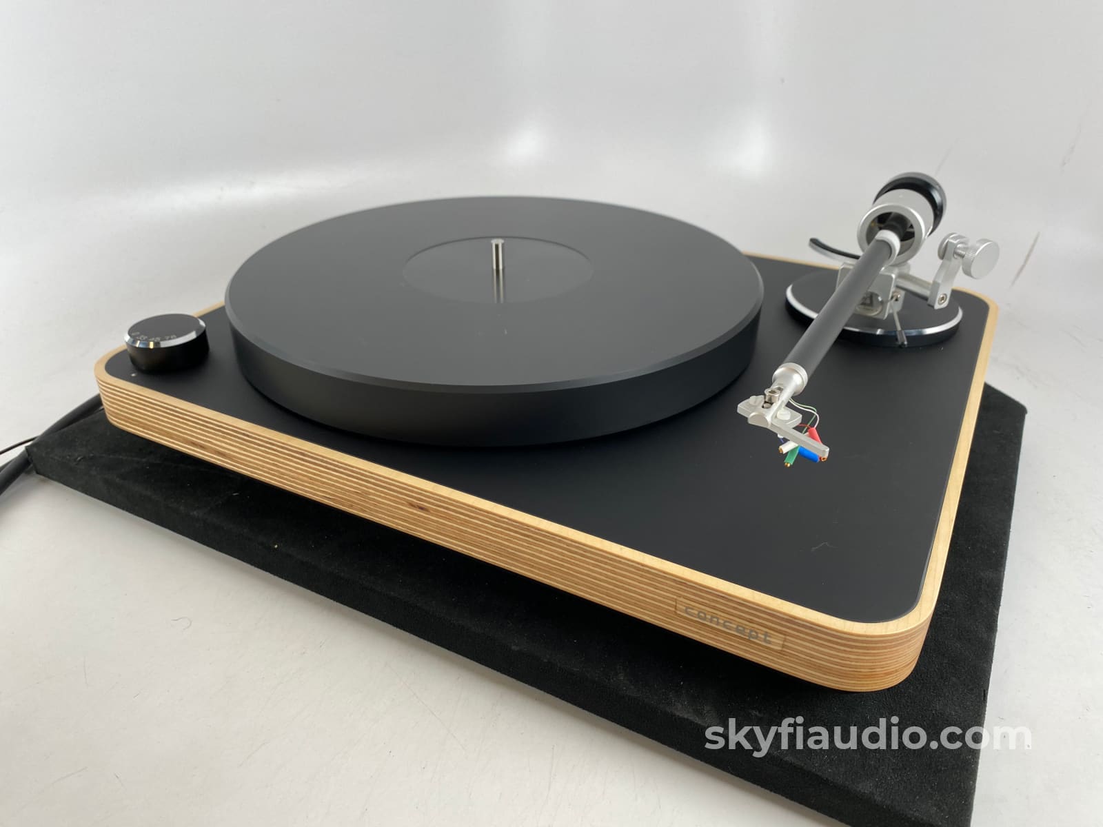 Clearaudio Concept Wood Turntable With New Sumiko Blue Point Special Evo Iii Cartridge