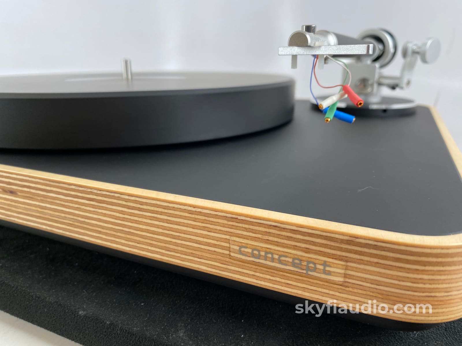 Clearaudio Concept Wood Turntable With New Sumiko Blue Point Special Evo Iii Cartridge