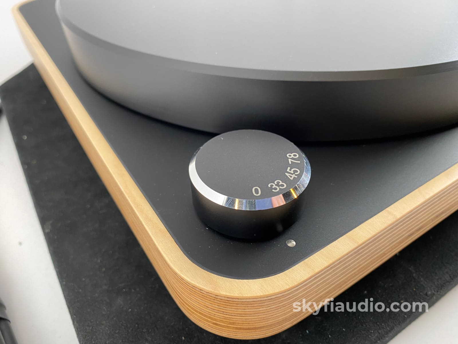 Clearaudio Concept Wood Turntable With New Sumiko Blue Point Special Evo Iii Cartridge