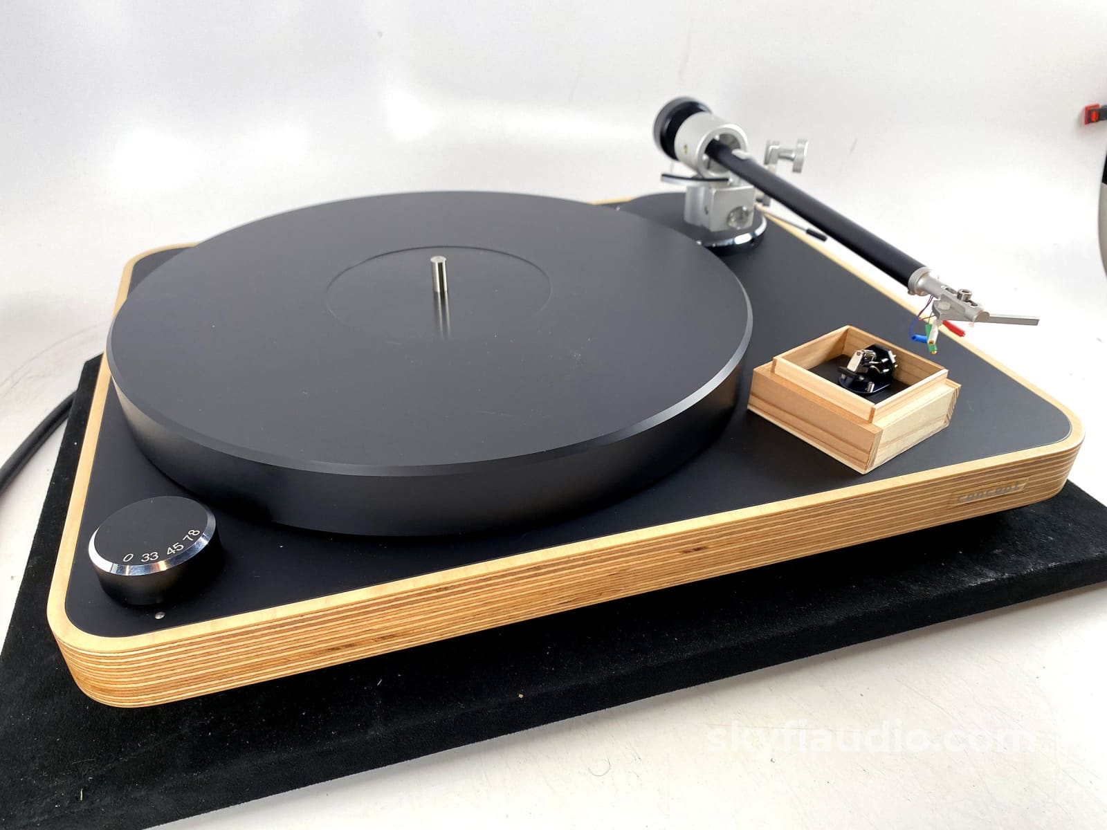 Clearaudio Concept Wood Turntable With New Sumiko Blue Point Special Evo Iii Cartridge