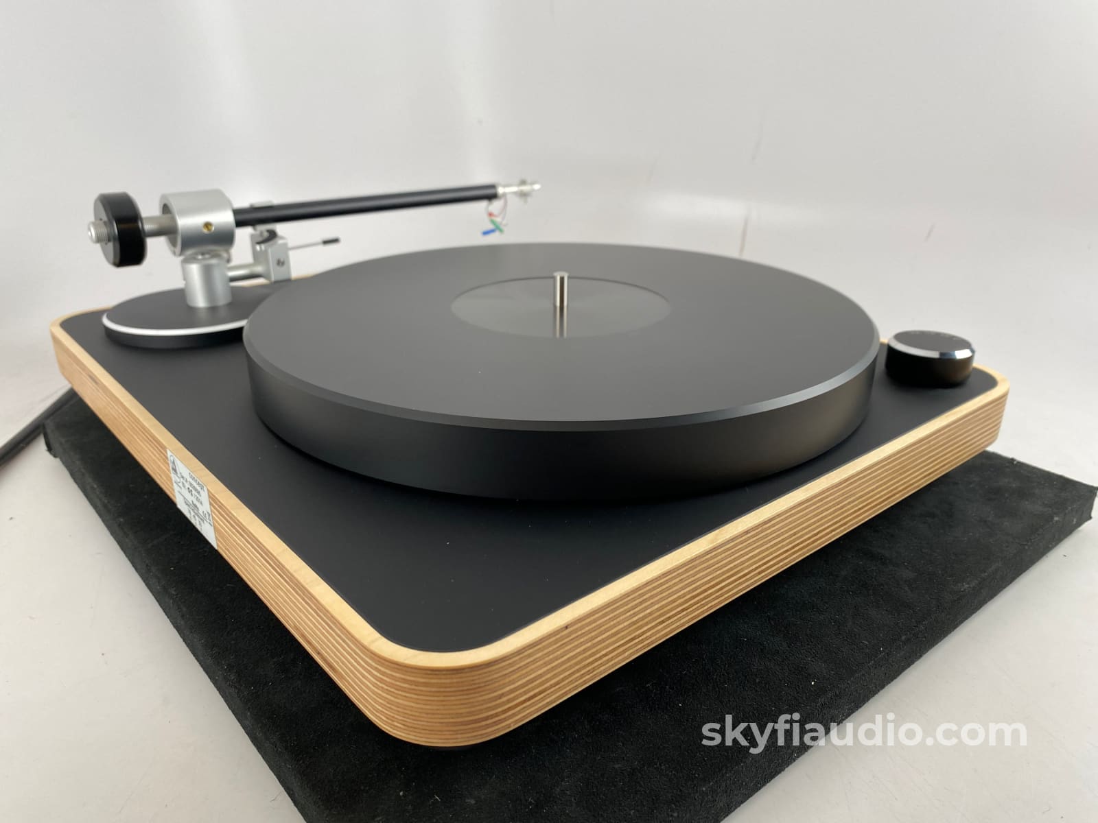 Clearaudio Concept Wood Turntable With New Sumiko Blue Point Special Evo Iii Cartridge