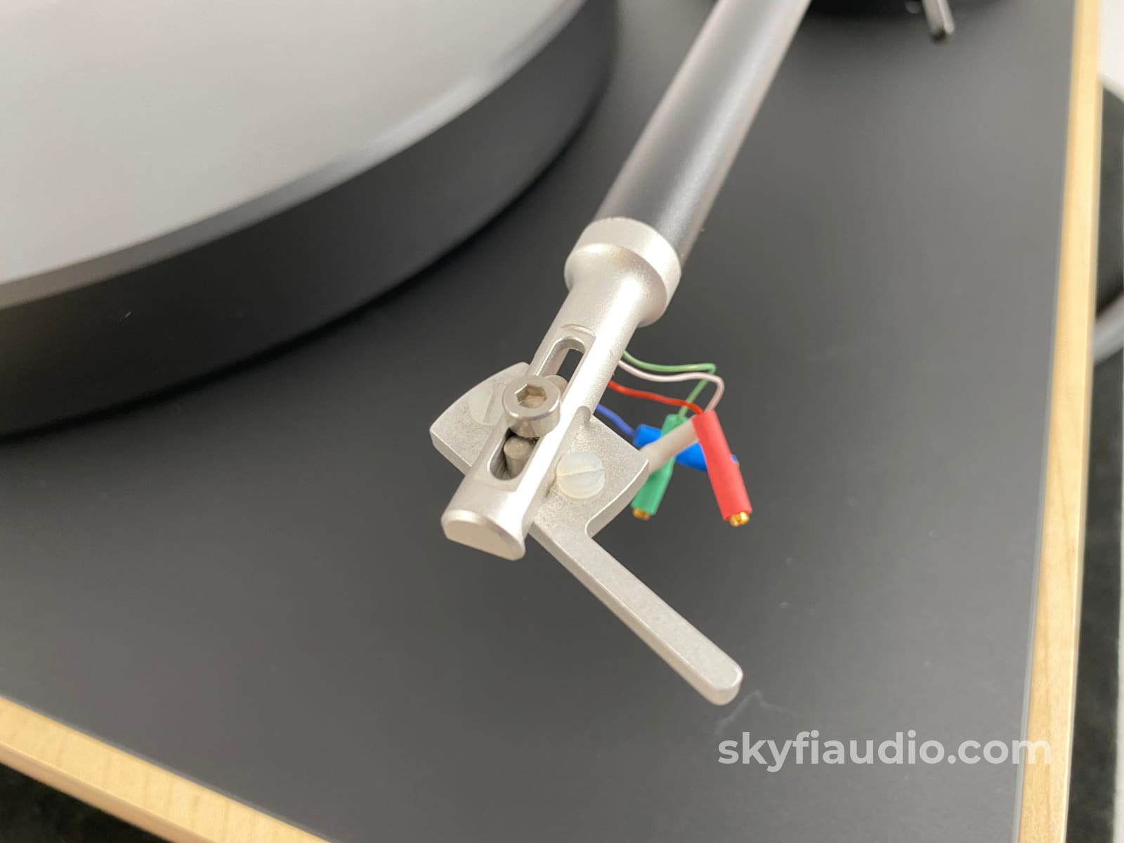 Clearaudio Concept Wood Turntable With New Sumiko Blue Point Special Evo Iii Cartridge